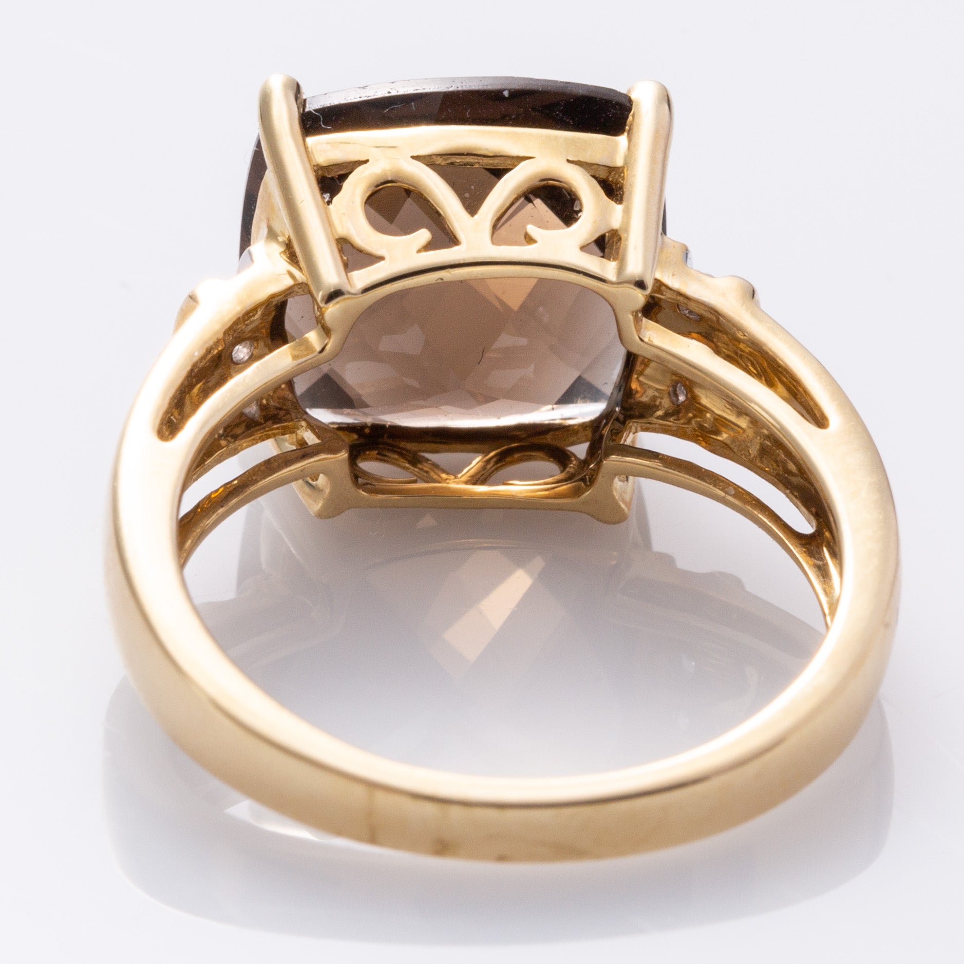 Bague cocktail en quartz fumé 14 carats et diamants | 6,50 ct, 0,06 ct au total | Taille 7,75 |