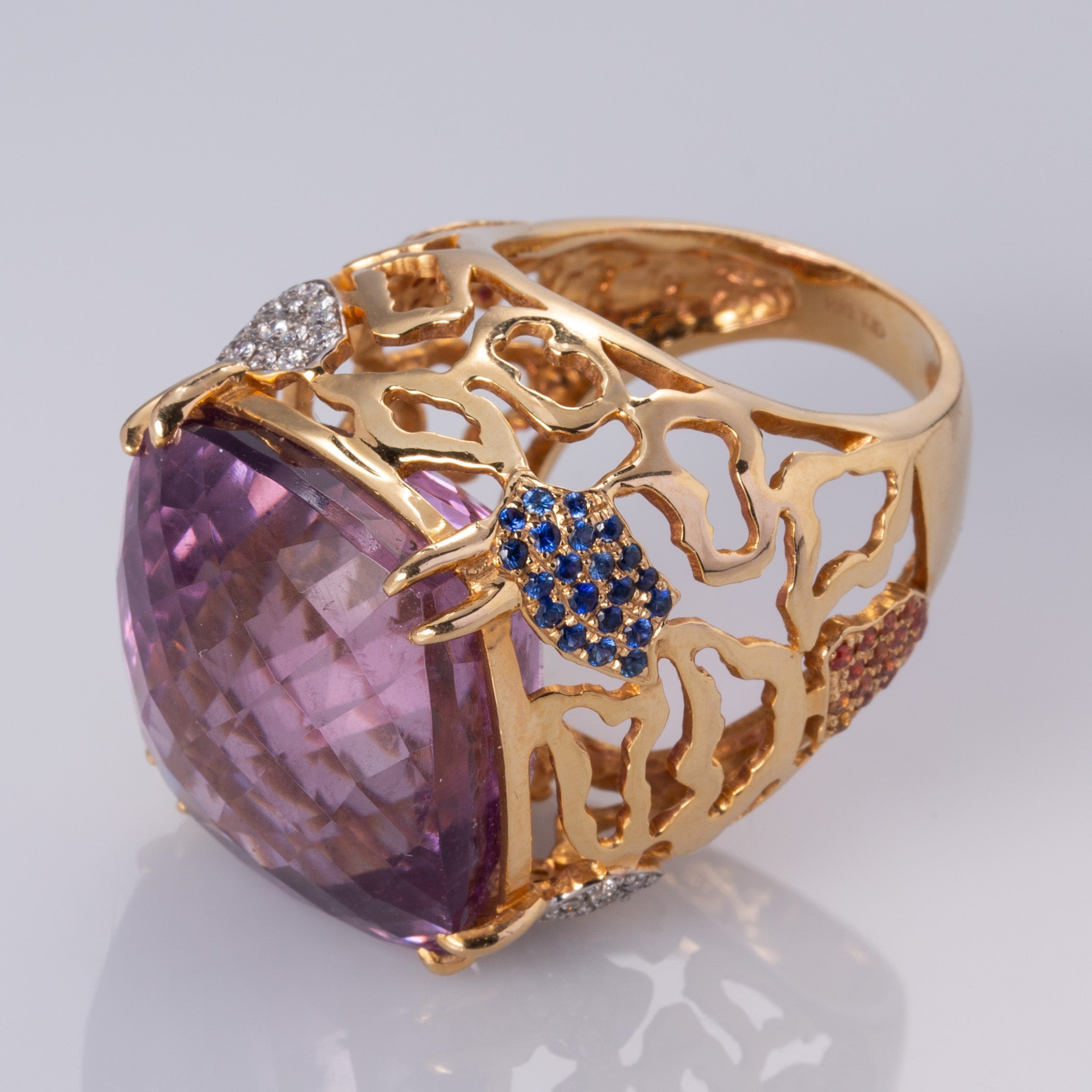 18K Yellow Gold Amethyst and Diamond Ring | 30.00 ct, 0.20 ctw | SZ 7 |