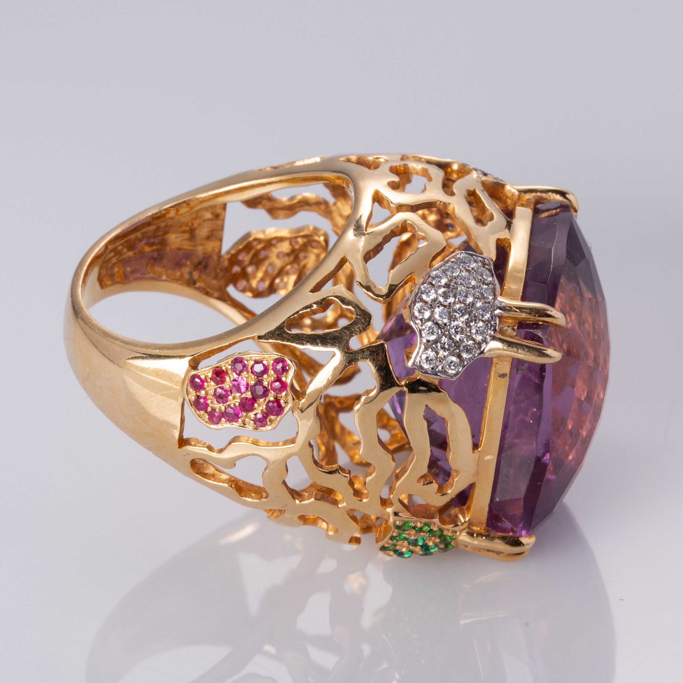 18K Yellow Gold Amethyst and Diamond Ring | 30.00 ct, 0.20 ctw | SZ 7 |