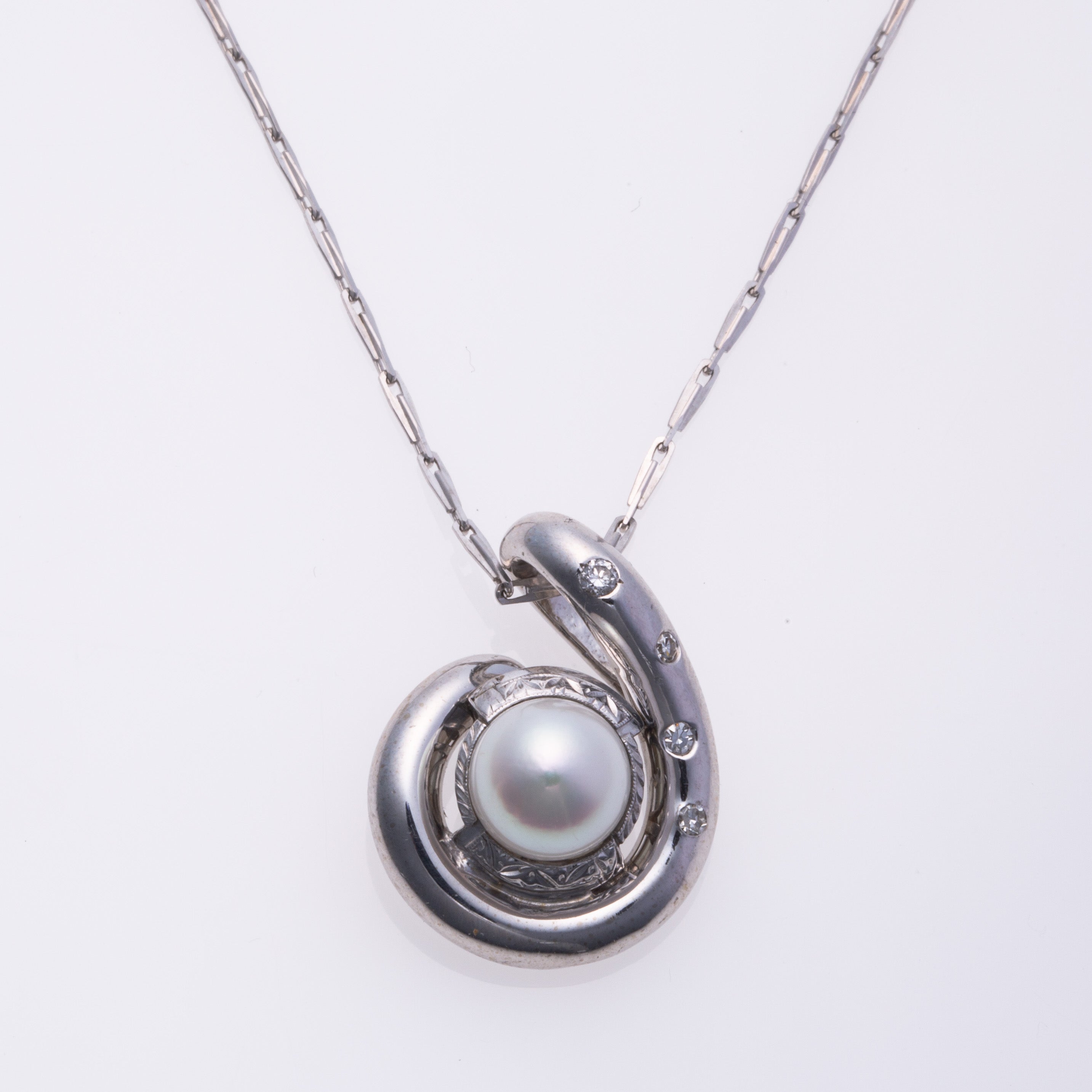 14k White Gold Pearl and Diamond Necklace | 0.08ctw | 20"
