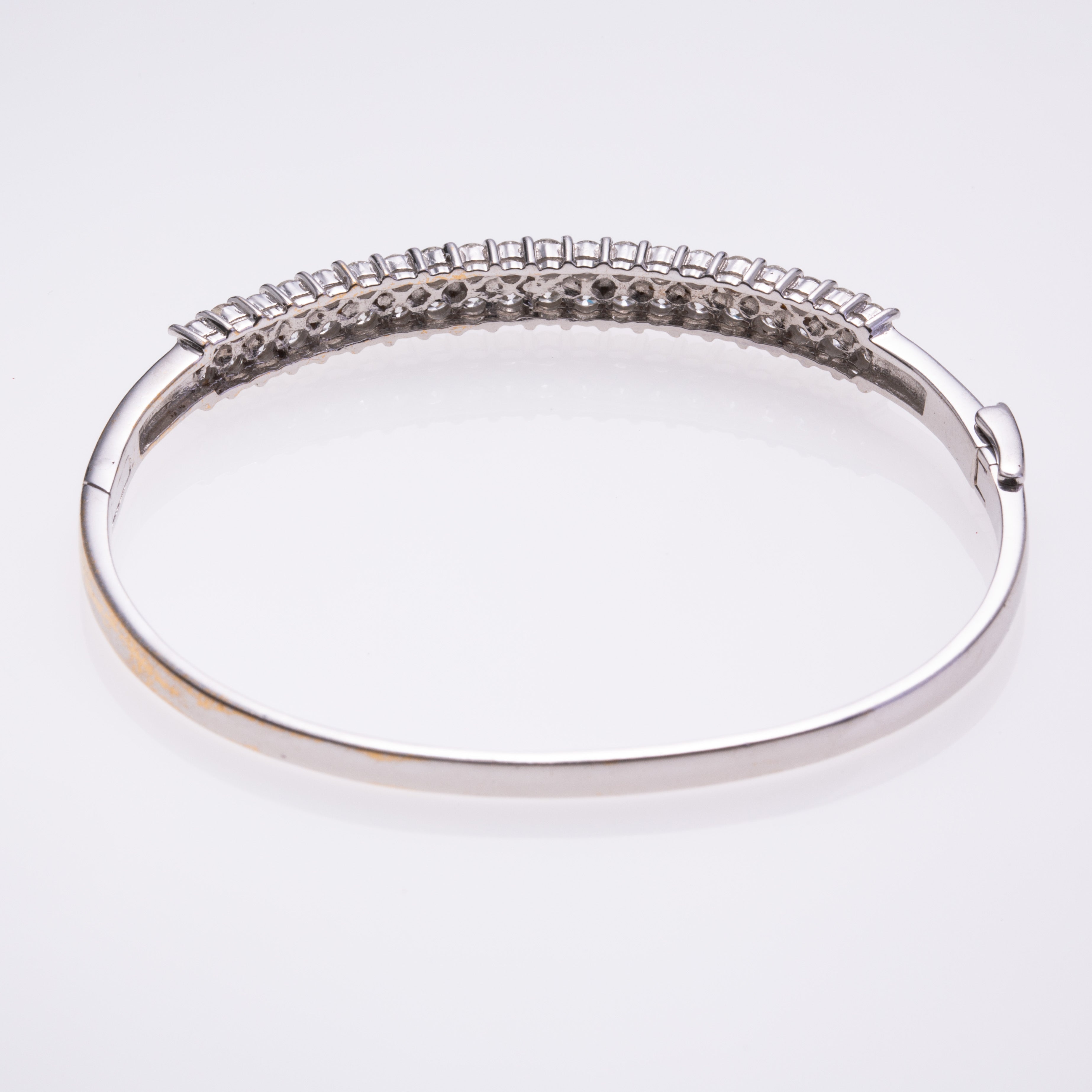 18k White Gold Diamond Bangle Bracelet | 2.00ctw | 6"
