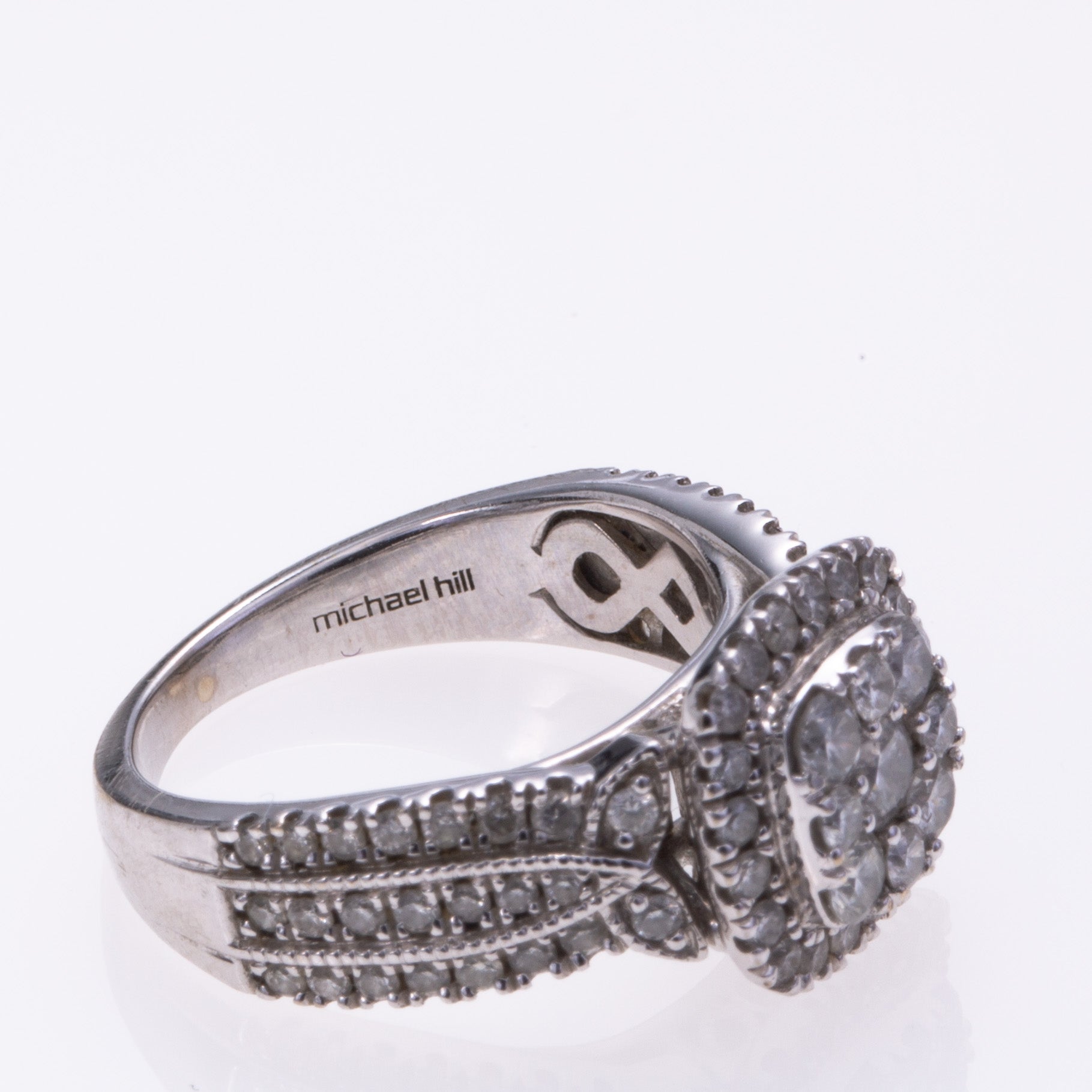 Bague en or blanc 10 carats et diamants | 1,05 ct au total | Taille 4,5