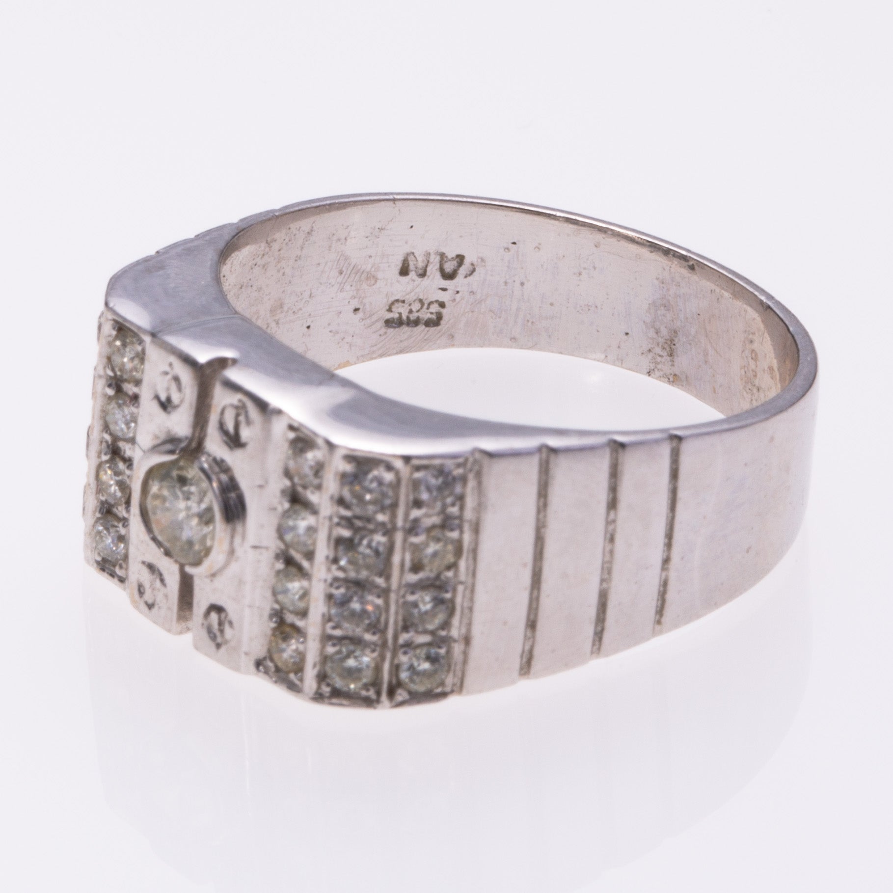 14k White Gold Diamond Ring Cluster Ring with Flathead Details| 0.64ctw | SZ 8.75