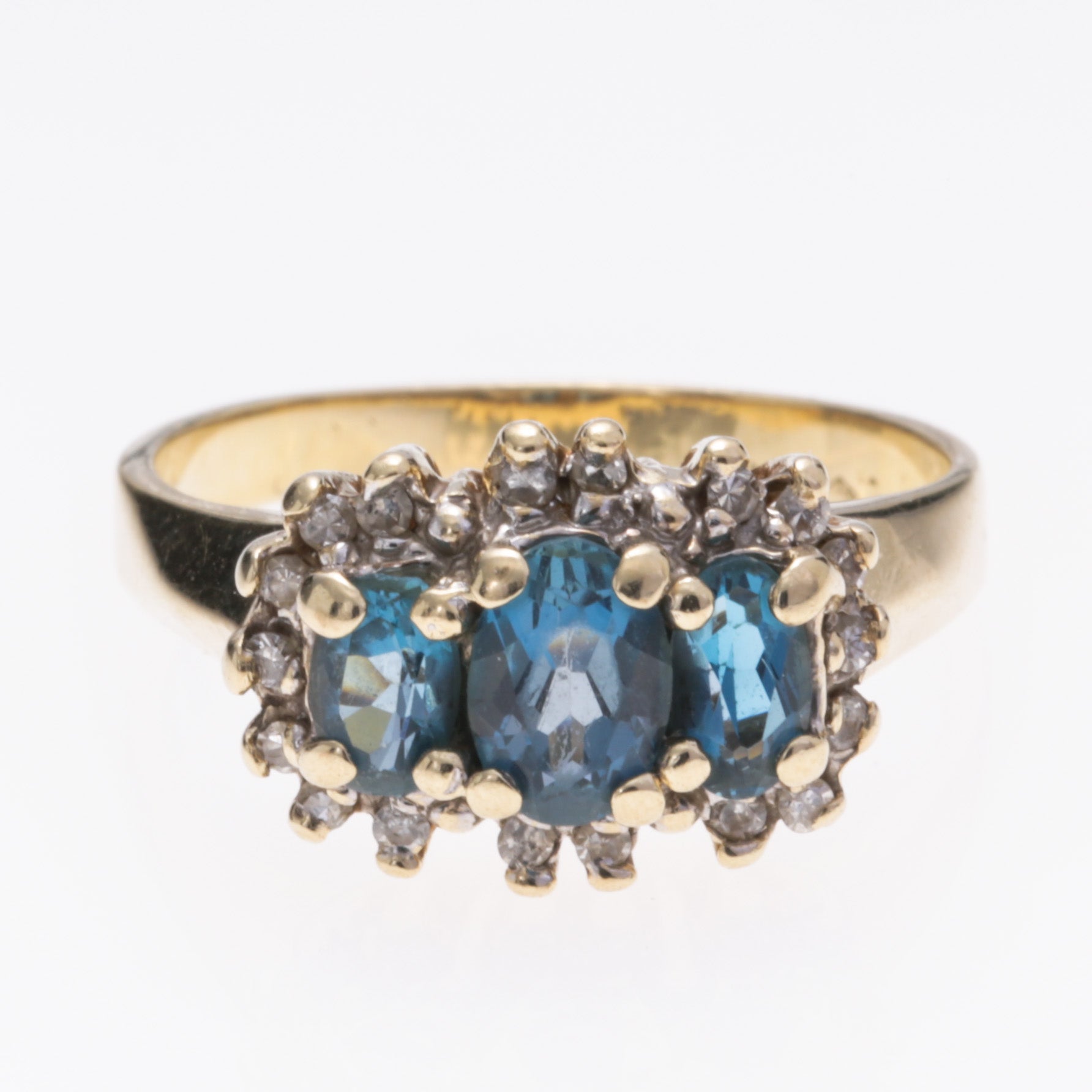 Bague en or jaune 10 carats, tourmaline bleue et diamants | 0,88 ct, 0,09 ct | Taille 5,5