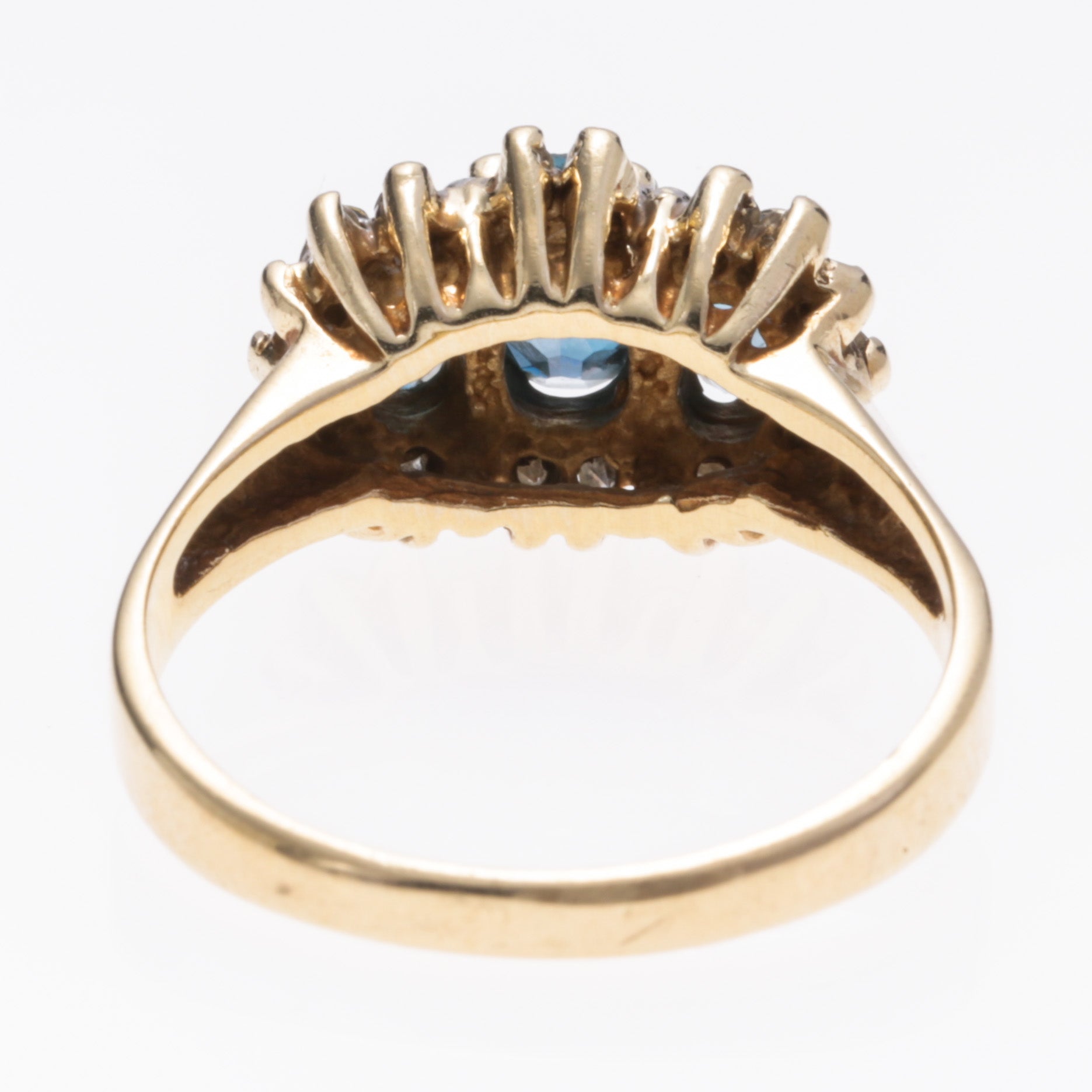 Bague en or jaune 10 carats, tourmaline bleue et diamants | 0,88 ct, 0,09 ct | Taille 5,5