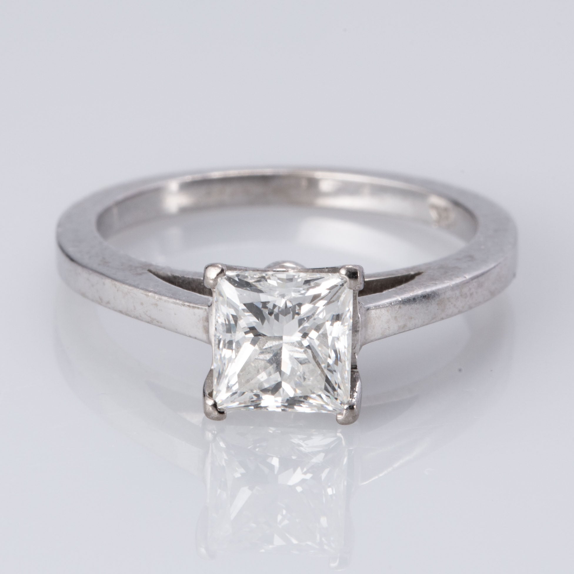 18k White Gold Diamond Ring | 1.11 ct | SZ 5 |