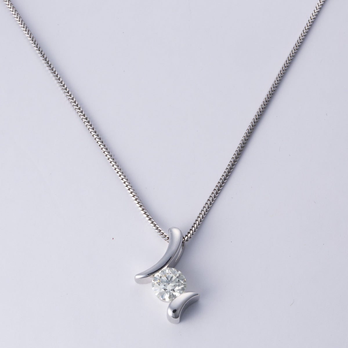 18k White Gold Solitaire Pendant & Chain | 1.10 ct
