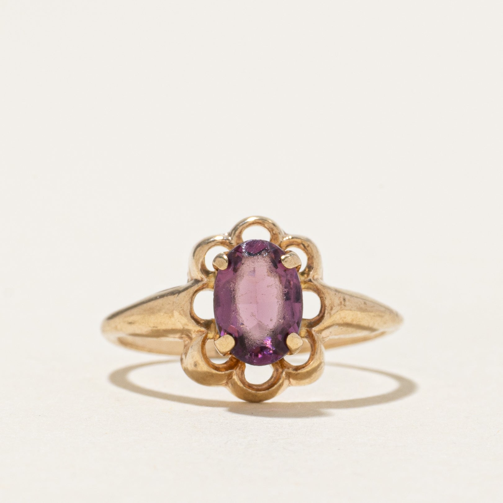 Oval Cut Amethyst Scalloped Ring | SZ 4