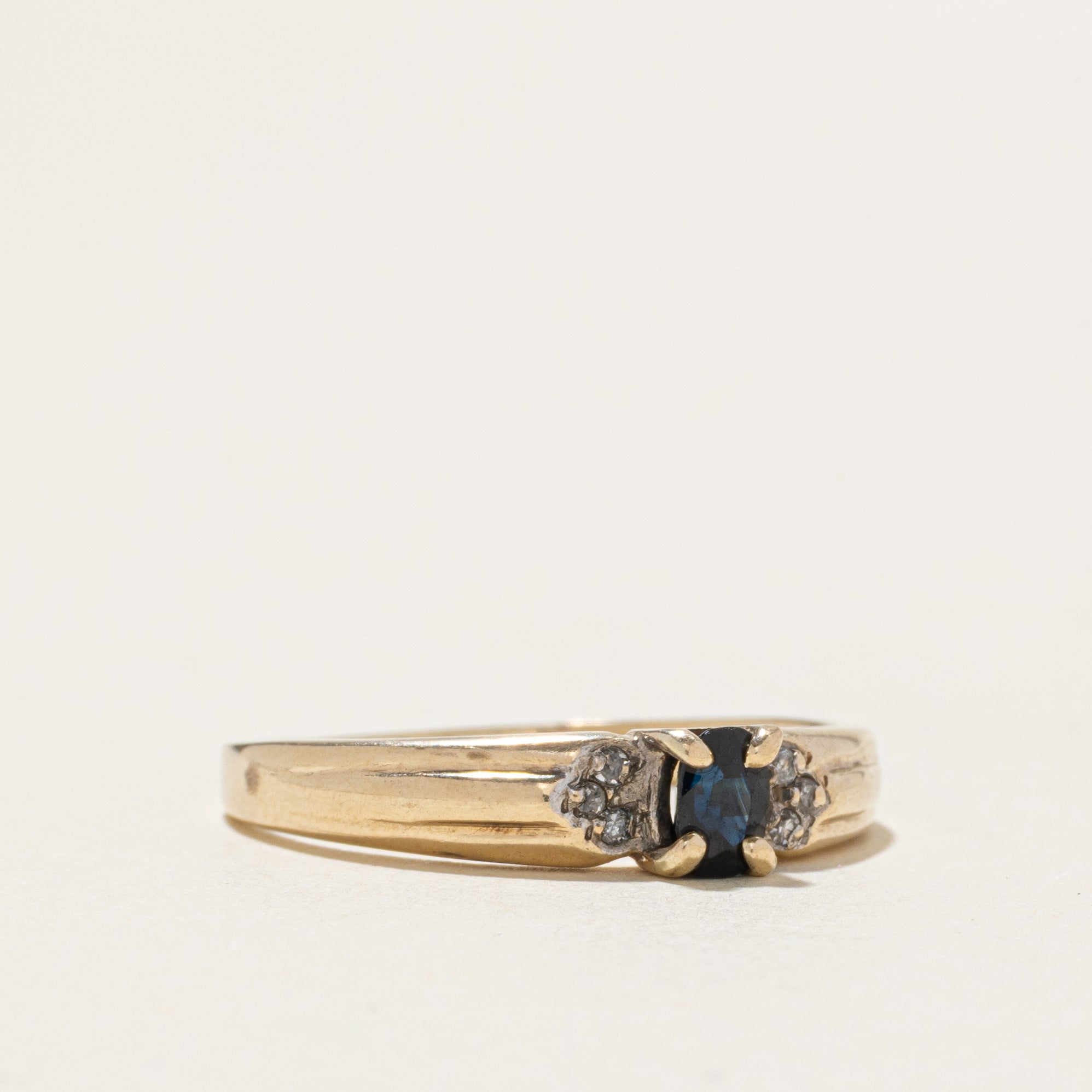Bague rainurée ornée de saphirs et de diamants | Taille 8,5