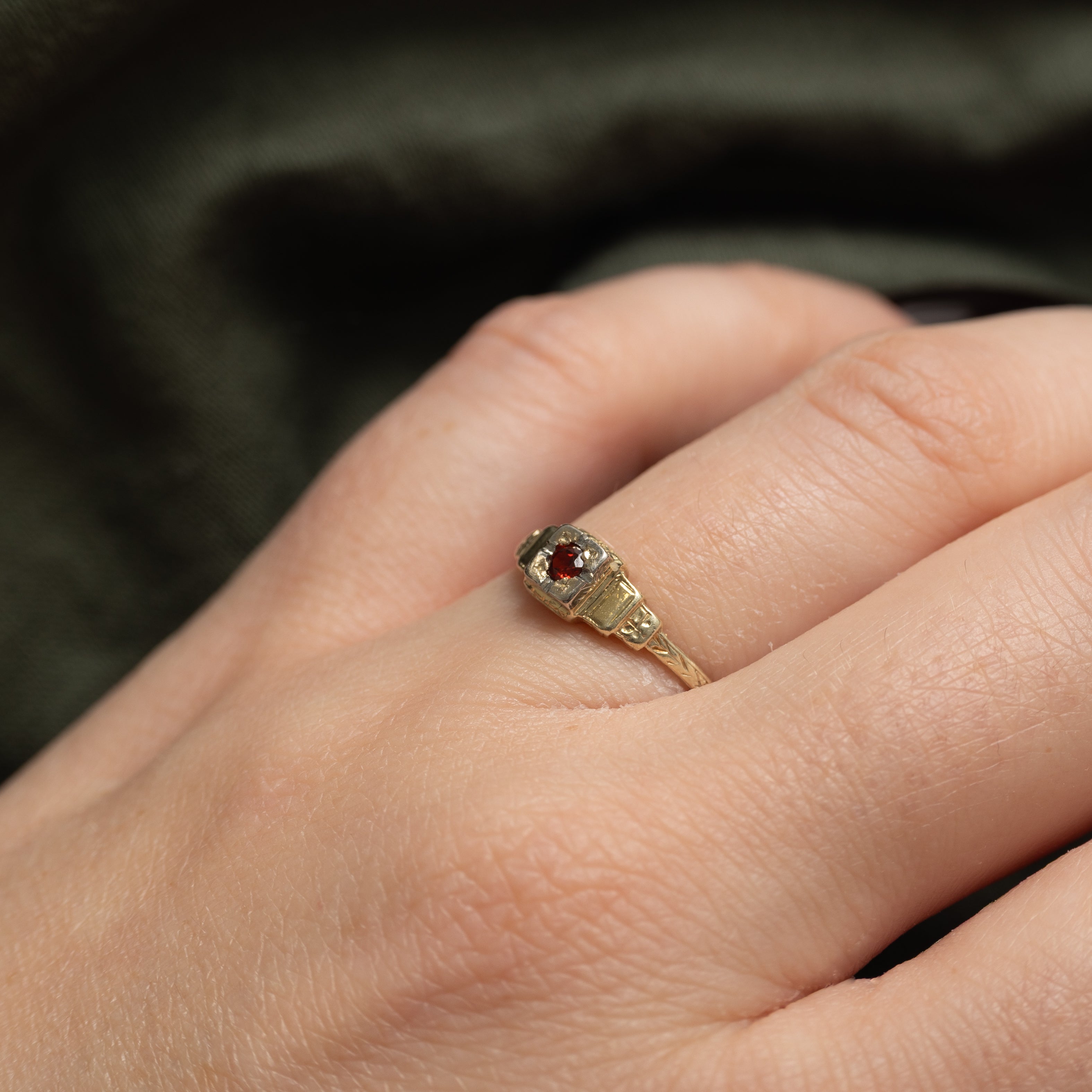Garnet Textured Ring | SZ 6.5