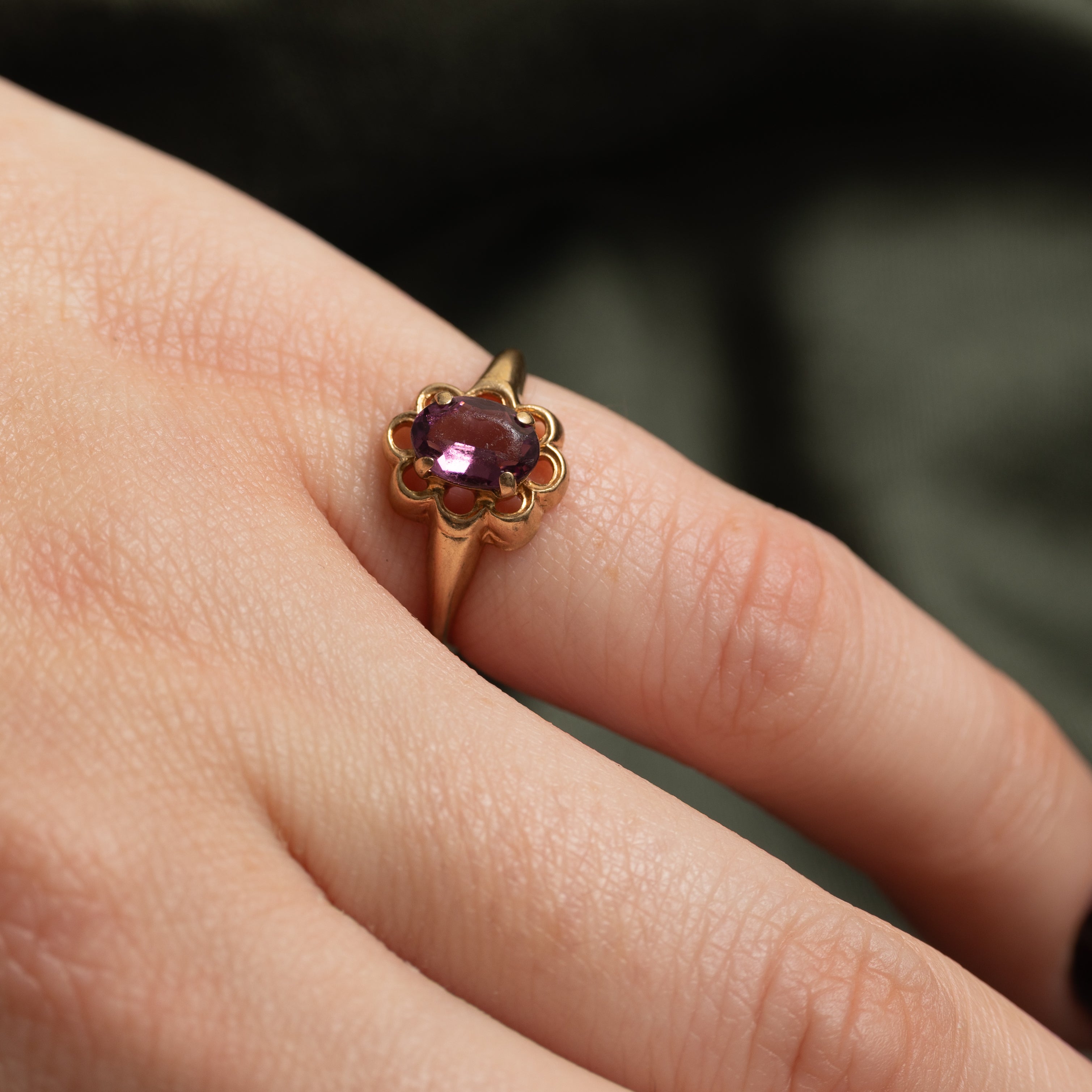 Oval Cut Amethyst Scalloped Ring | SZ 4