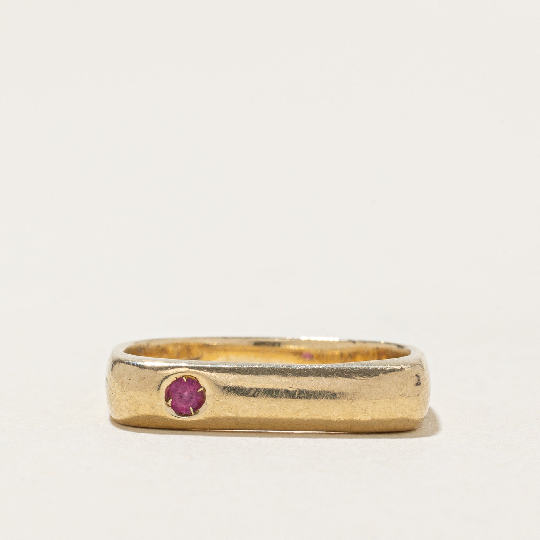 Single Ruby Soft Square Band | SZ 5.75