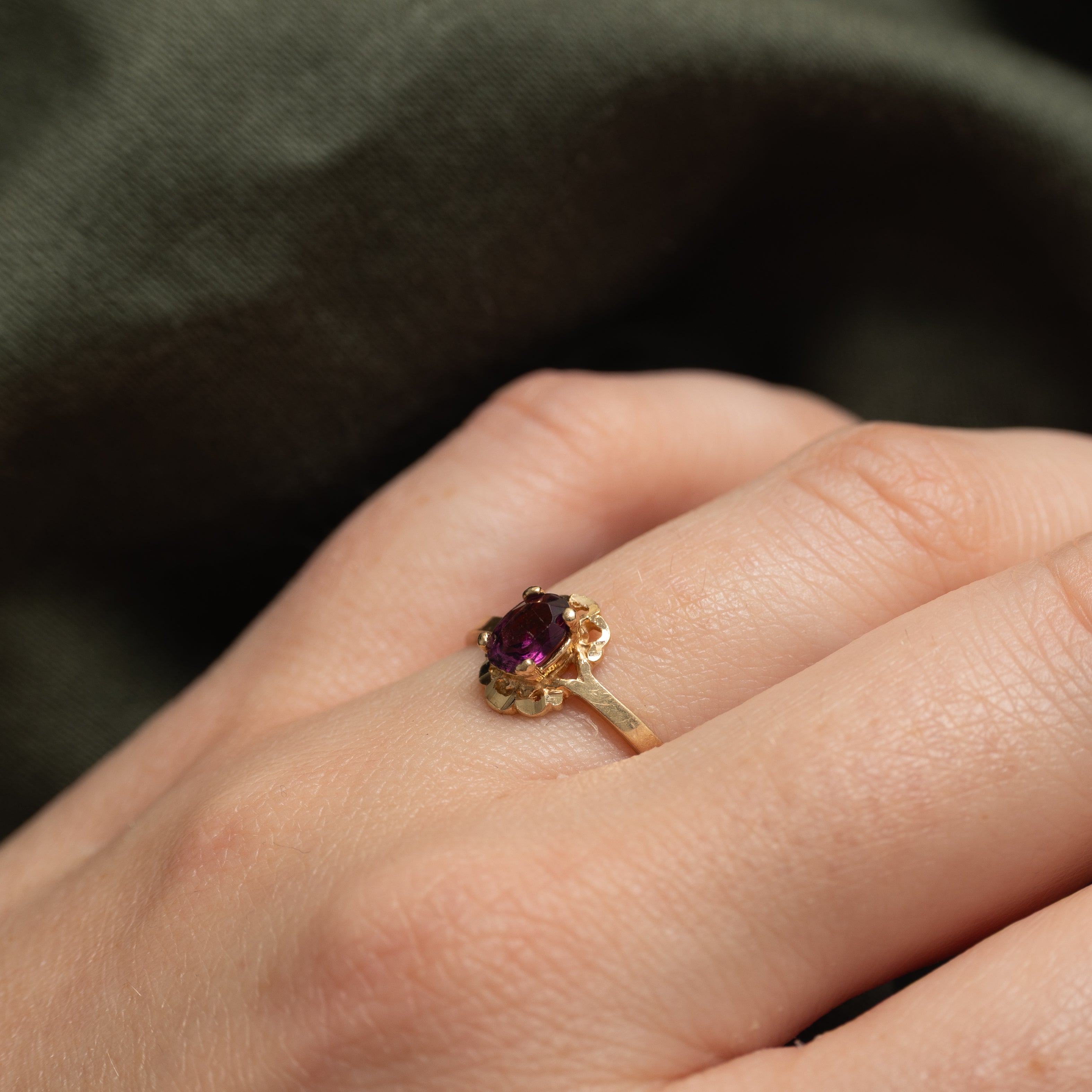 Oval Cut Amethyst Textured Ring | SZ 6.25