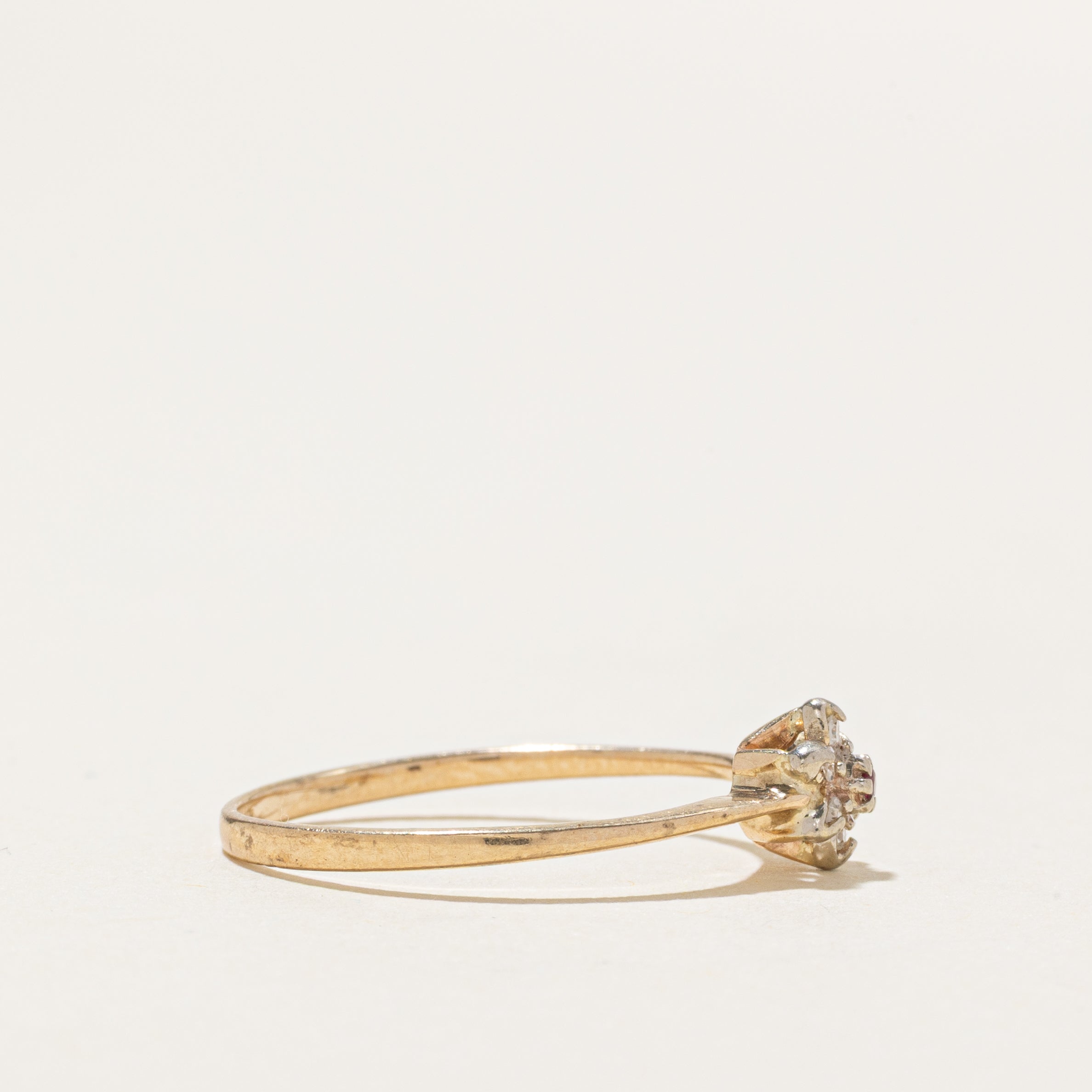 Bague fine en pétale de rubis et diamant | Taille 6,5