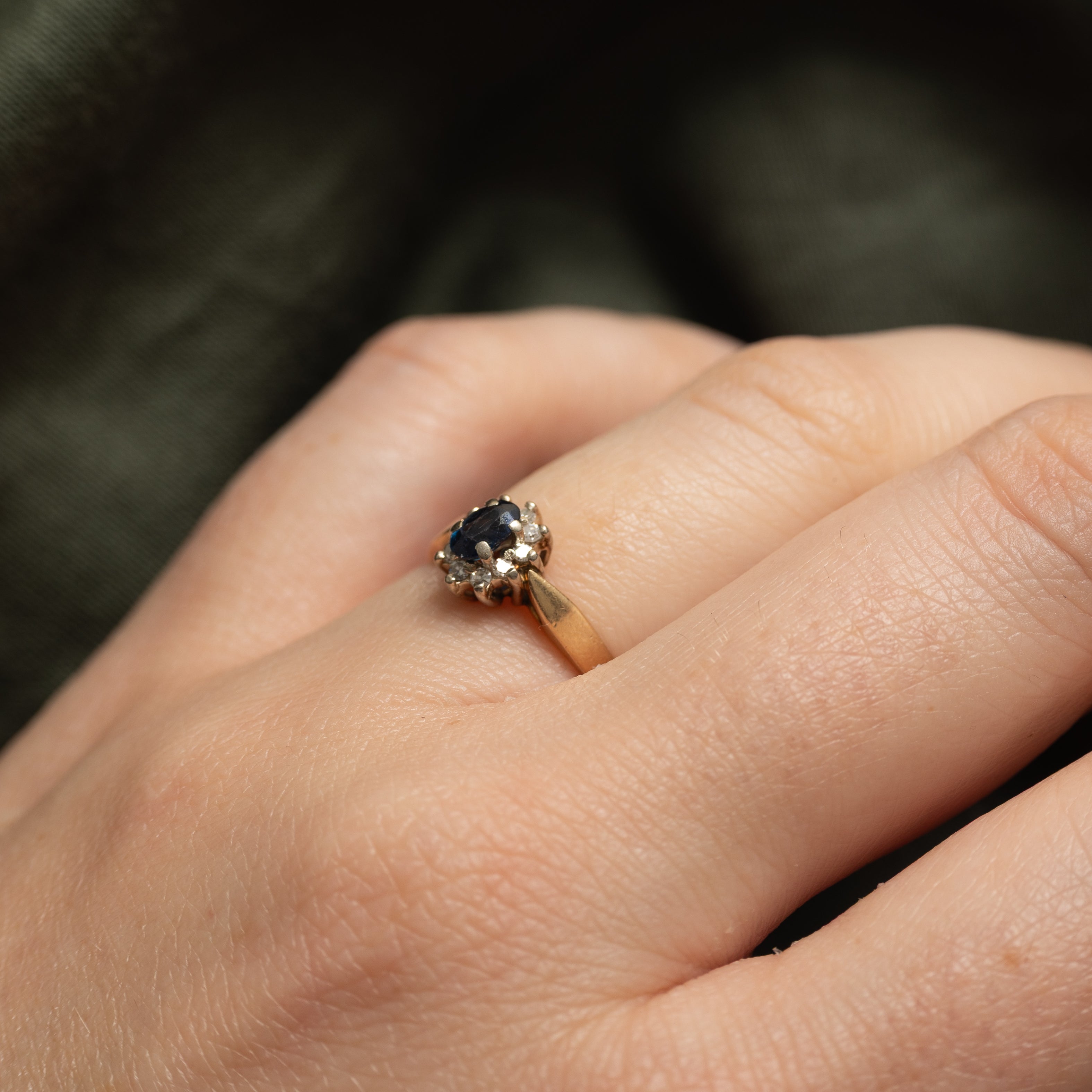 Oval Cut Sapphire & Diamond Petal Halo Ring | SZ 4.75