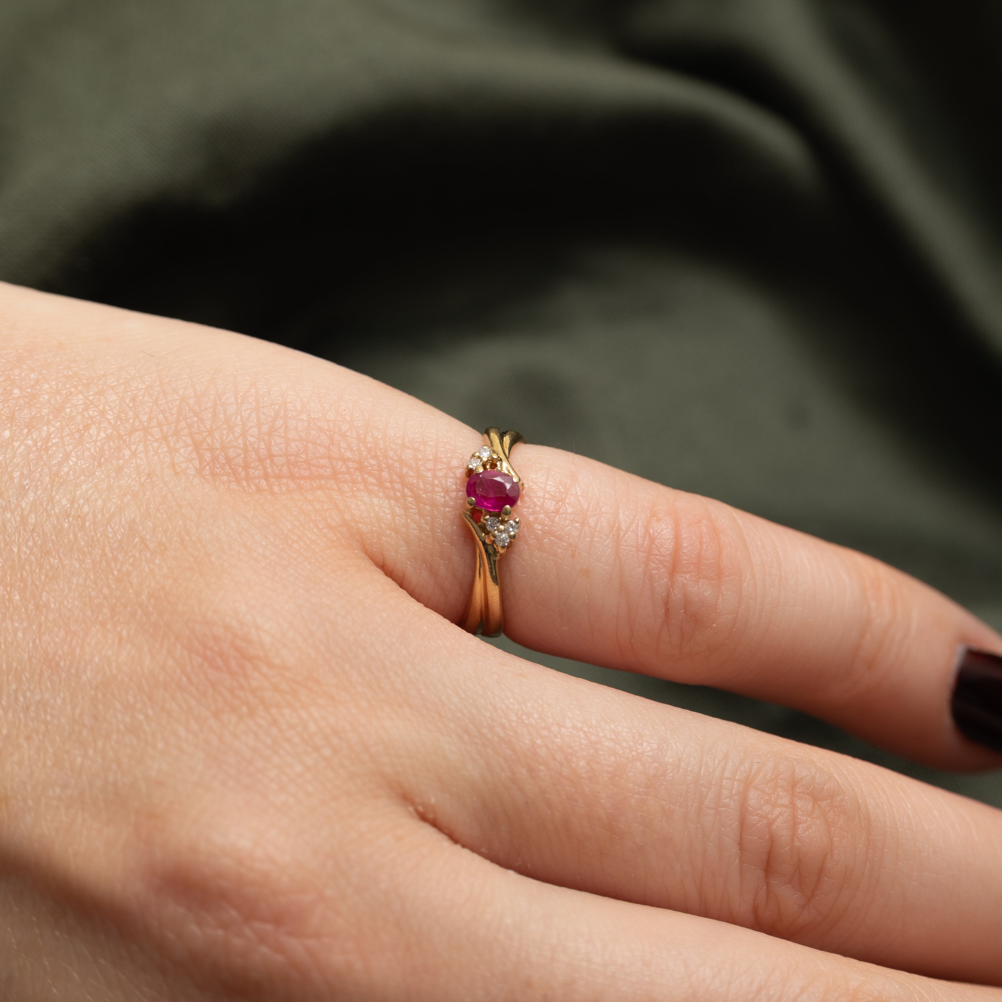 Oval Cut Ruby & Diamond Accented Grooved Ring | SZ 3.75