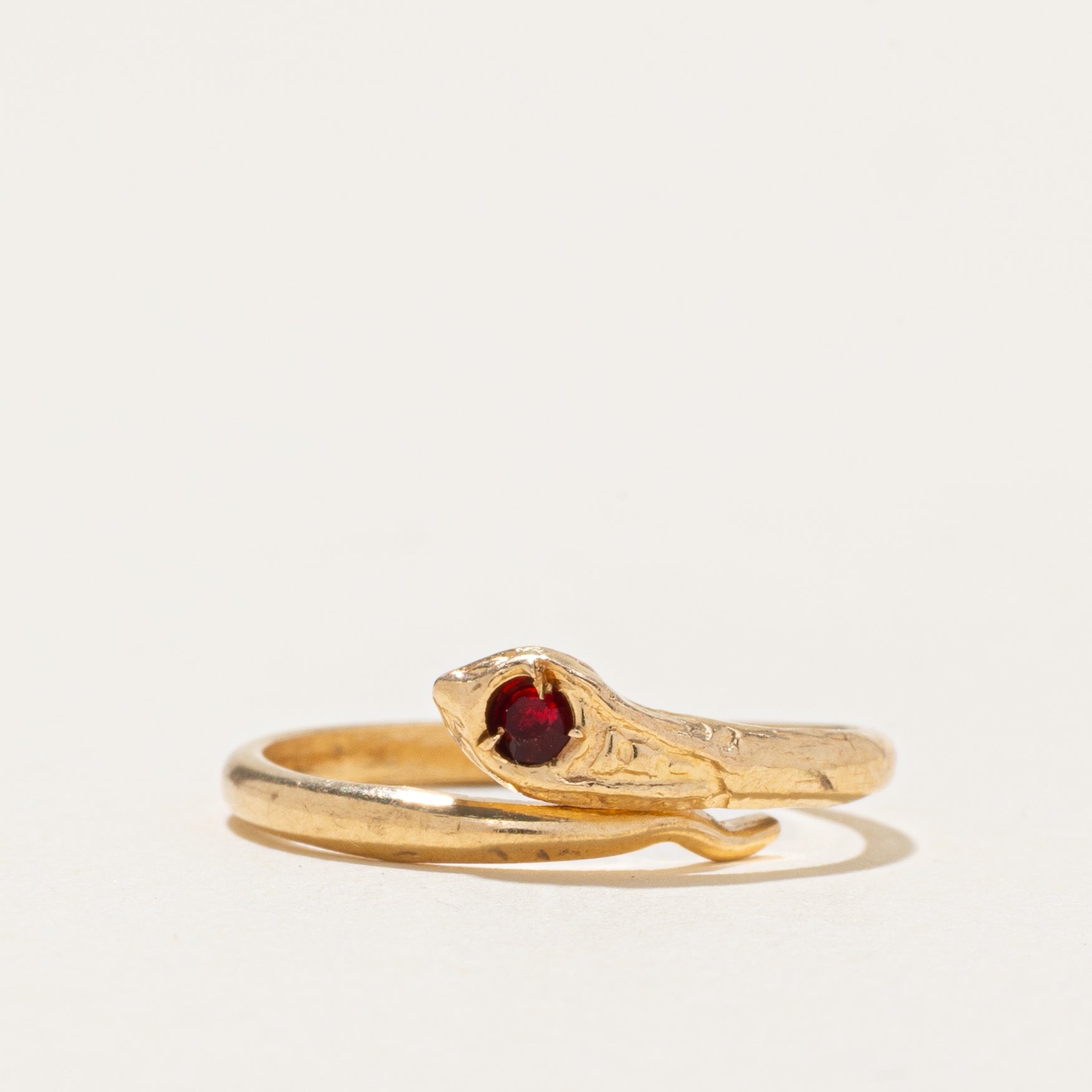 Bague serpent en grenat 18 carats | Taille 3,25
