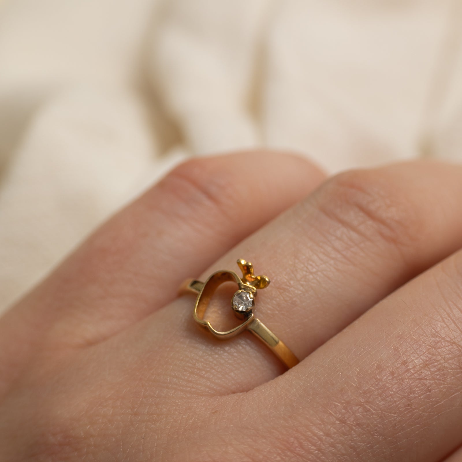 14k Single Stone Diamond Openwork Apple Ring | SZ 5.75
