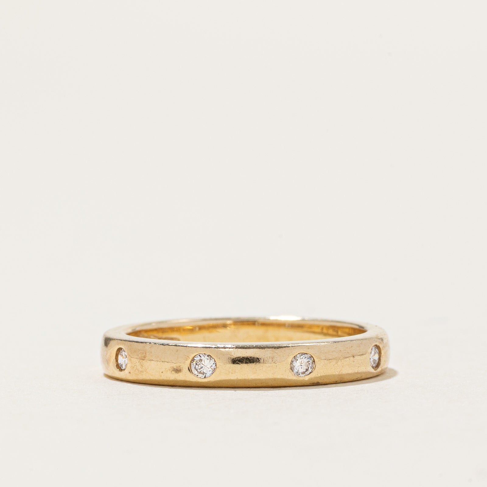 Alliance sertie de diamants à fleur en or 14 carats | 2,5 mm | Taille 3