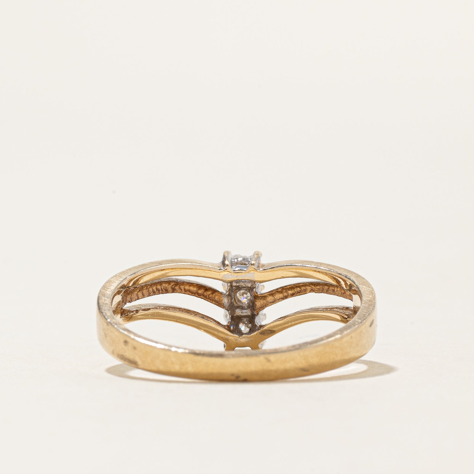 Diamond Column Openwork Chevron Ring | SZ 6.5