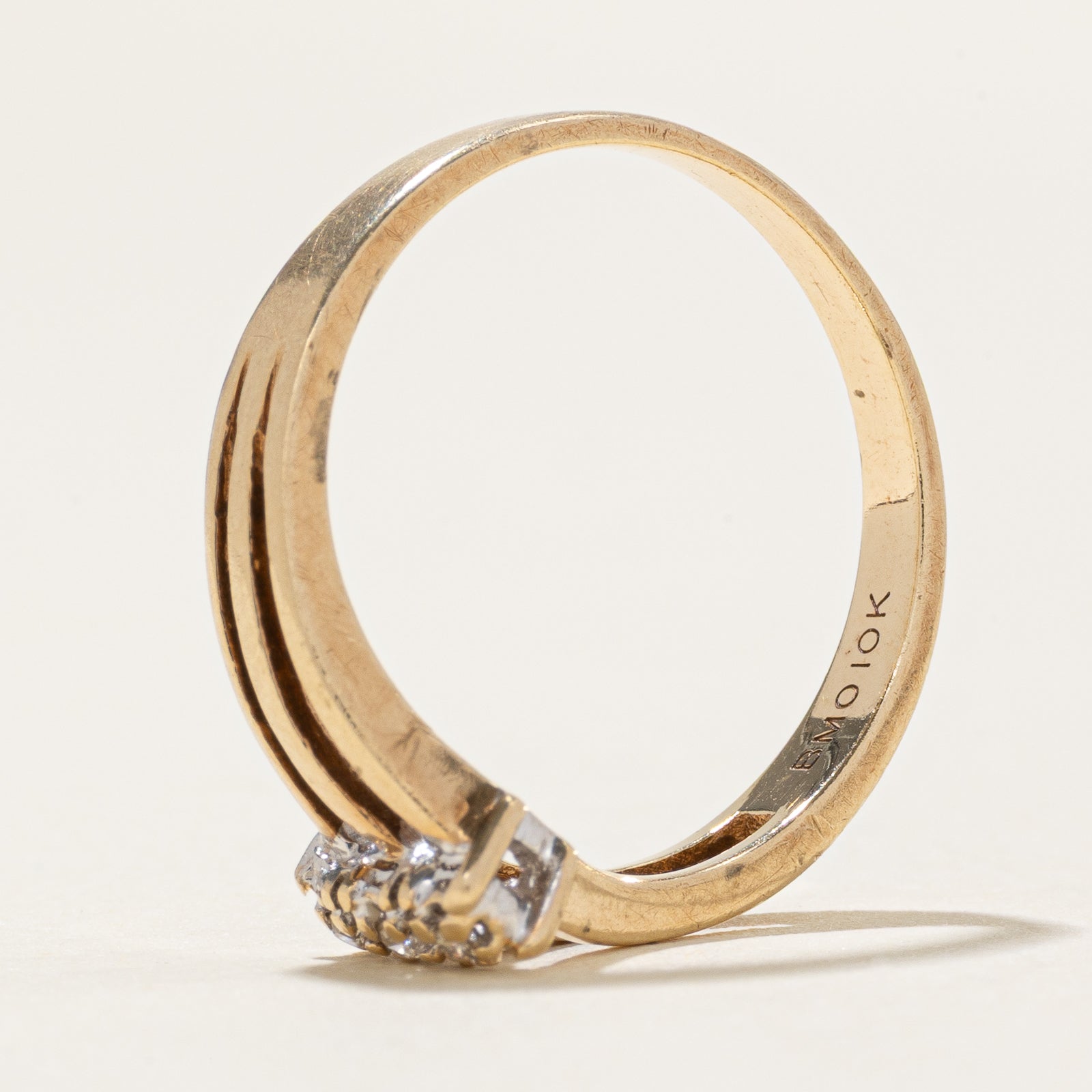 Diamond Column Openwork Chevron Ring | SZ 6.5