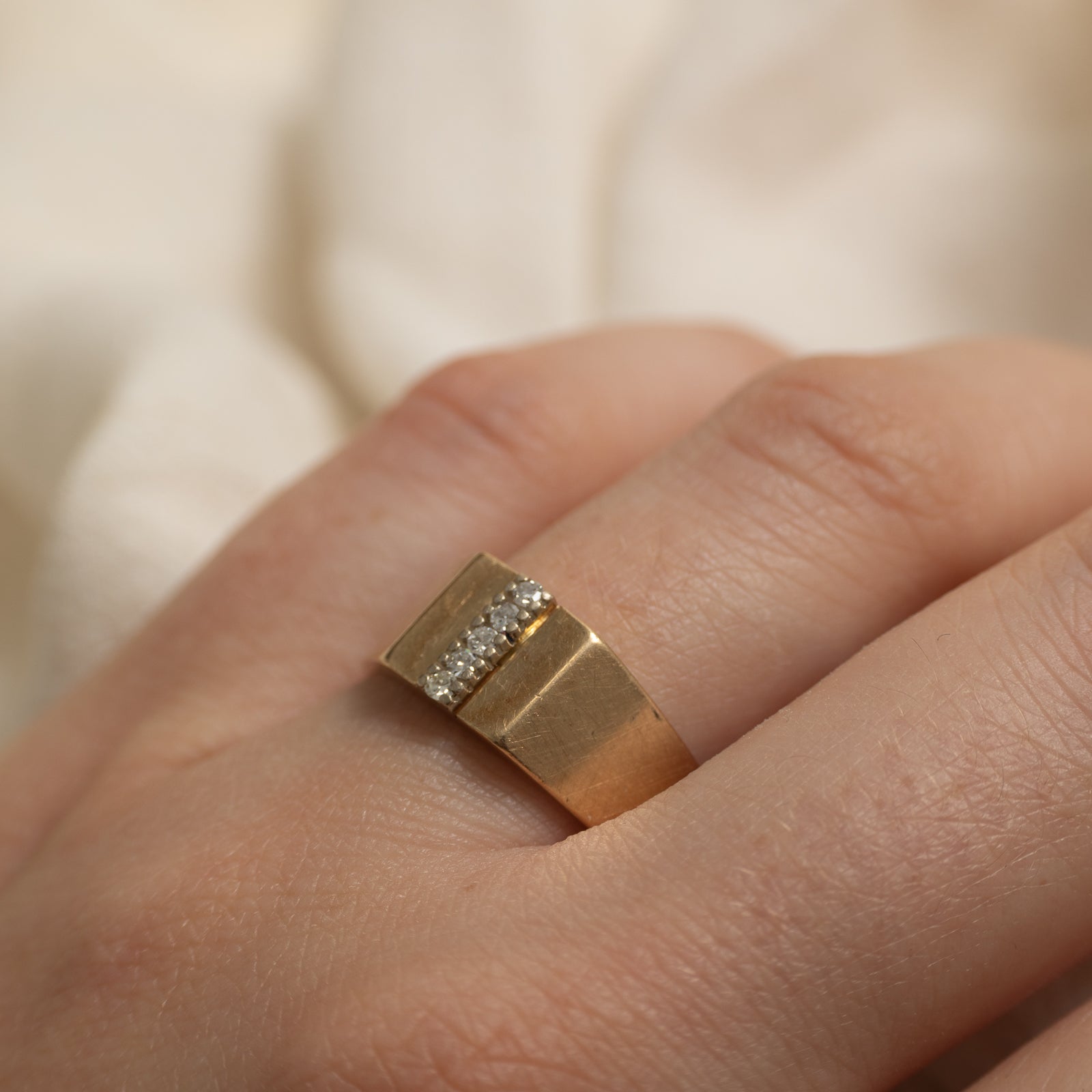 10k Diamond Column Signet Ring | SZ 9