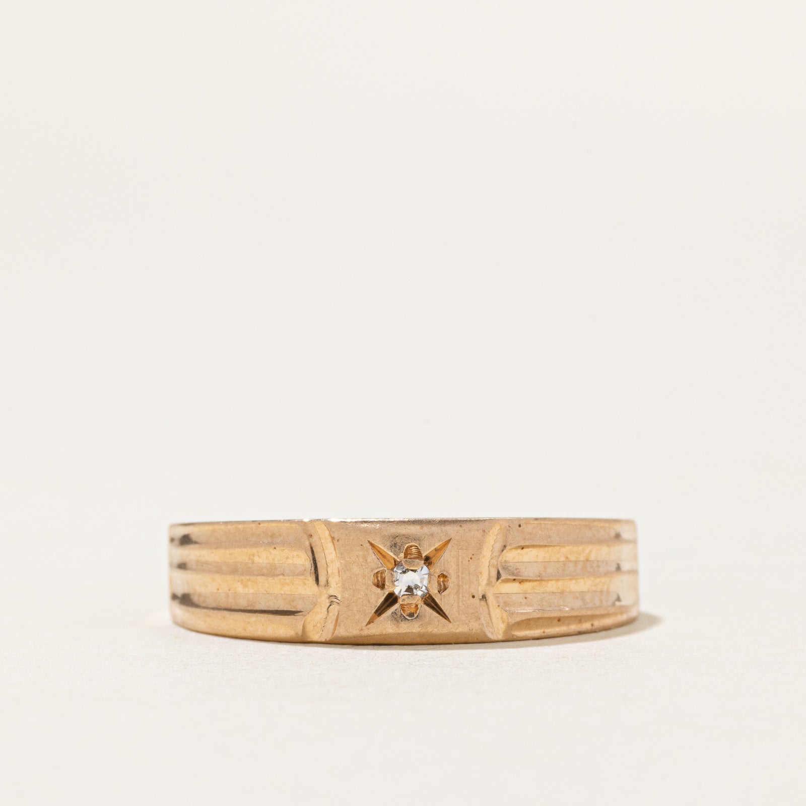 Star Set Diamond Grooved Ring | SZ 5.75