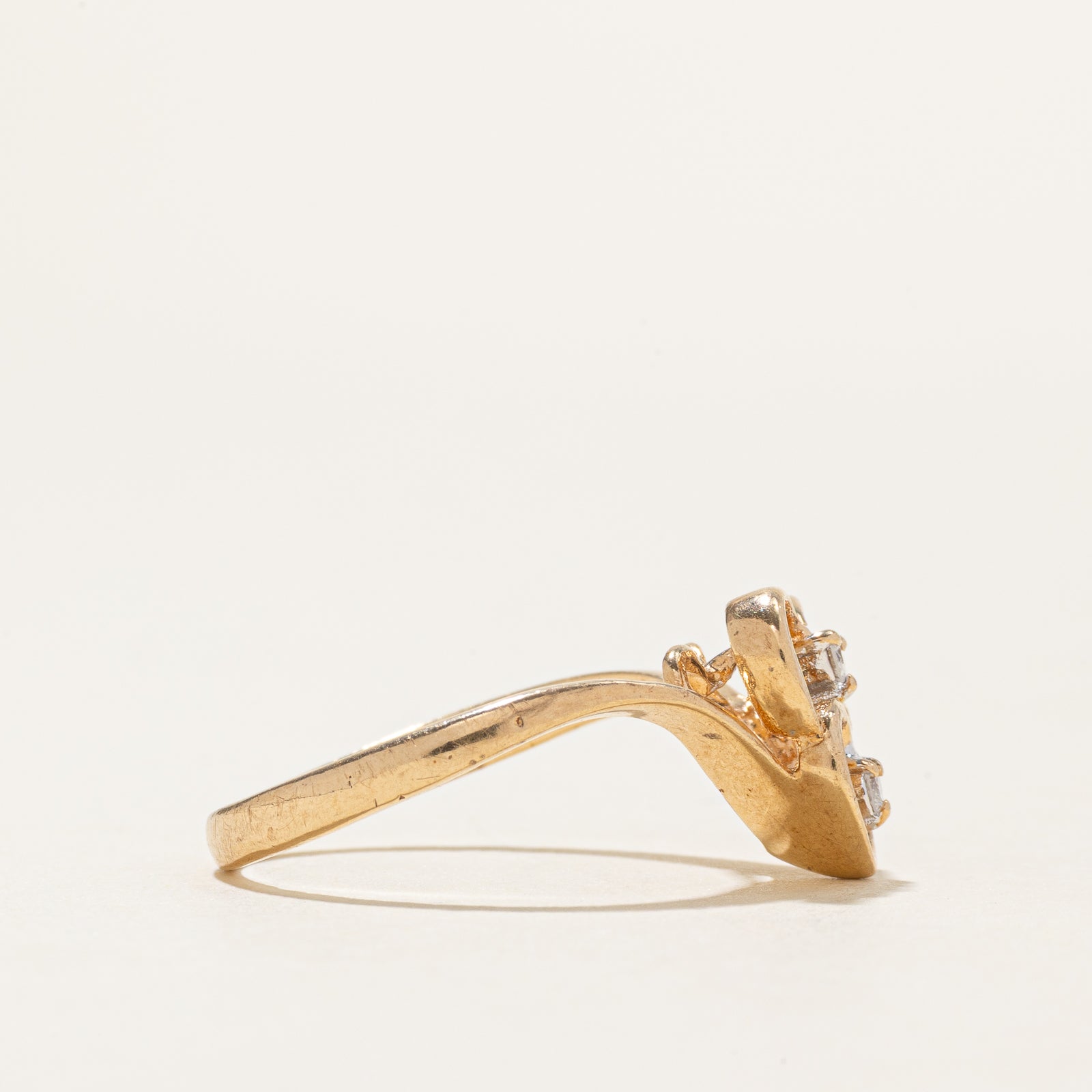 Diamond Openwork Hearts Chevron Ring | SZ 6.75
