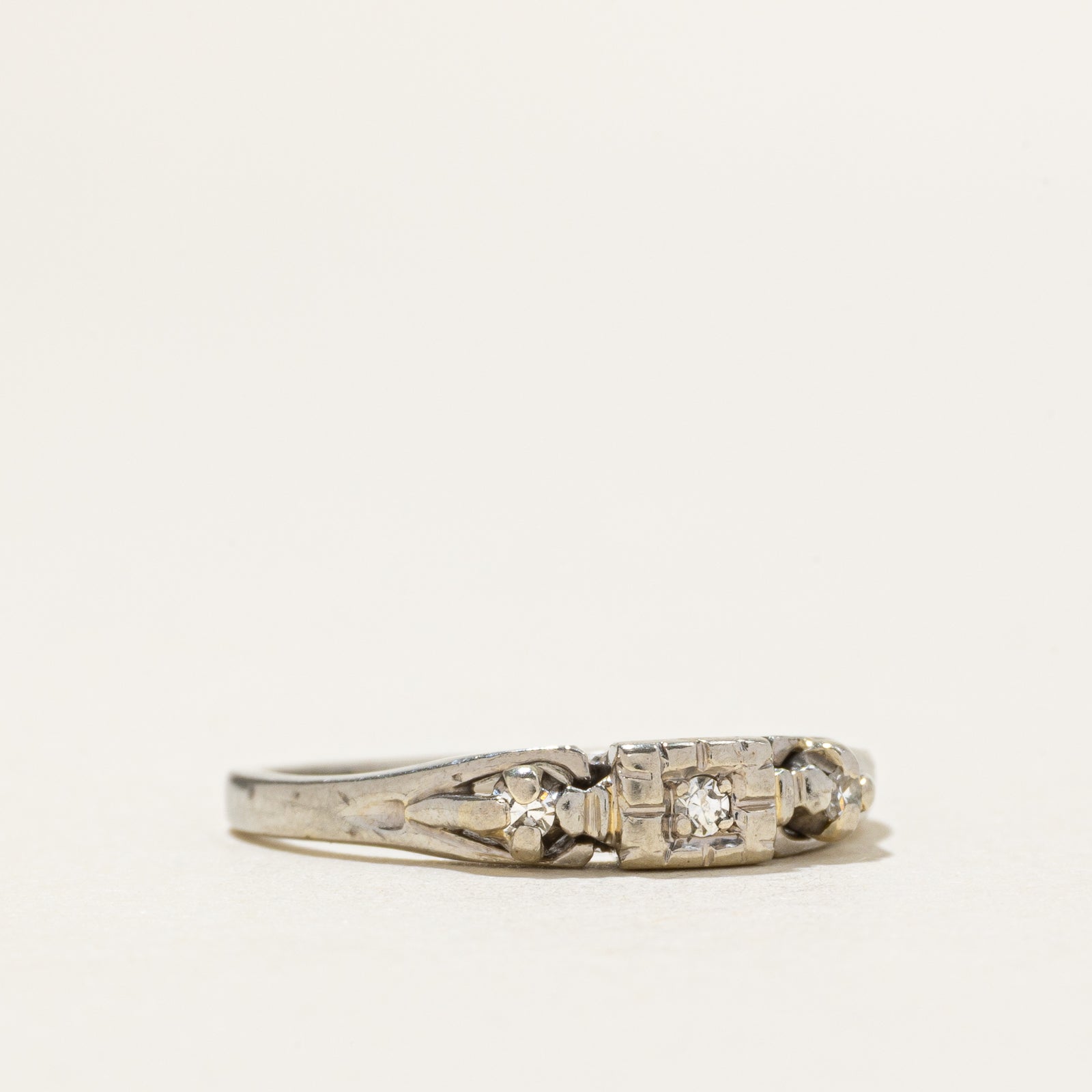 18k White Gold Diamond Ring | SZ 5.5