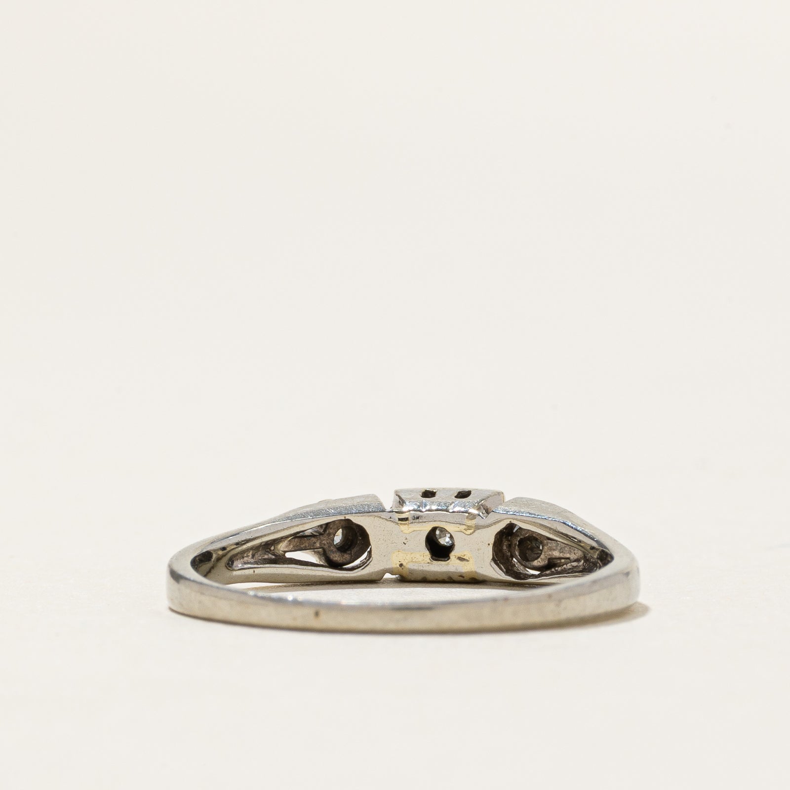 18k White Gold Diamond Ring | SZ 5.5