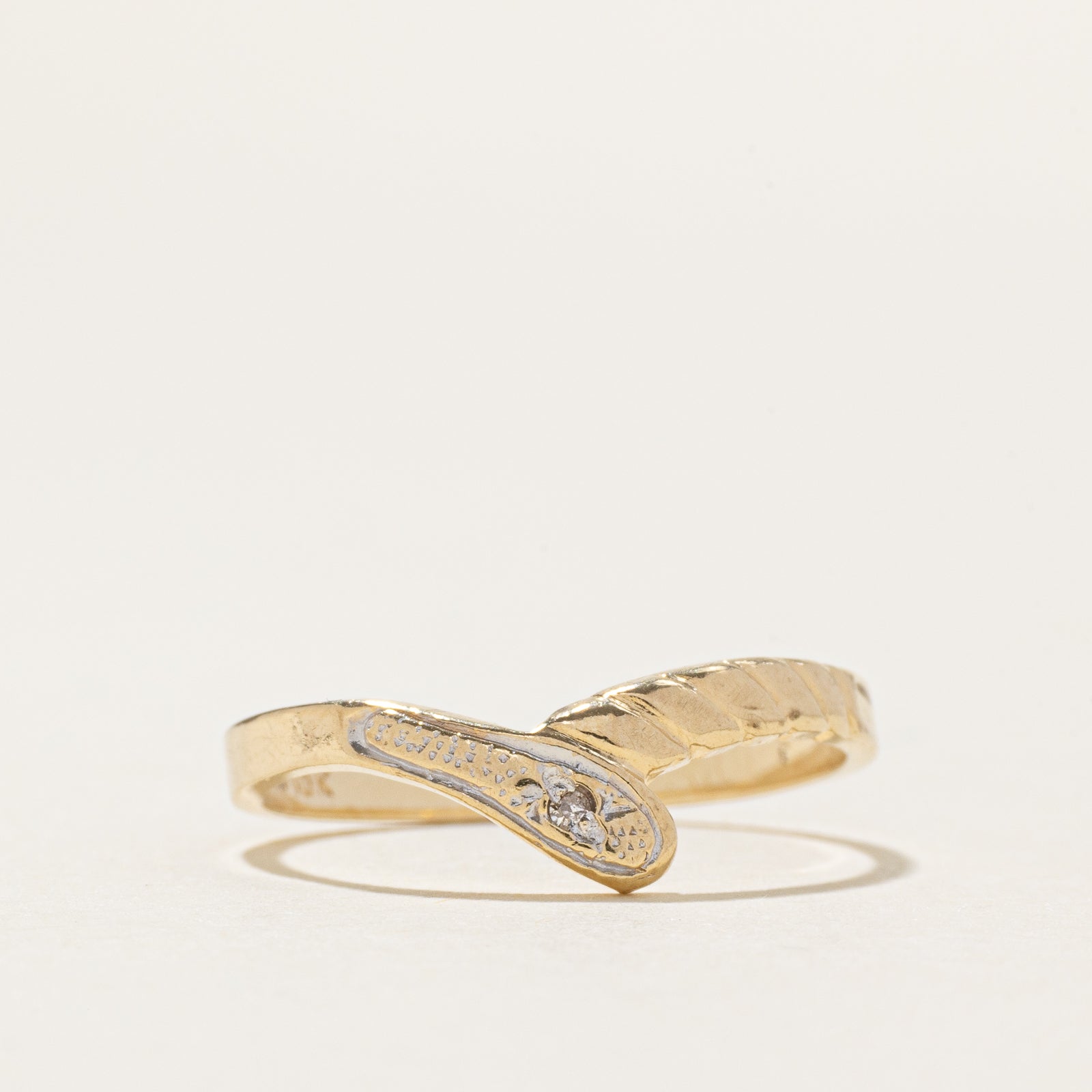 Diamond Snake Engraved Chevron Ring | SZ 5.5