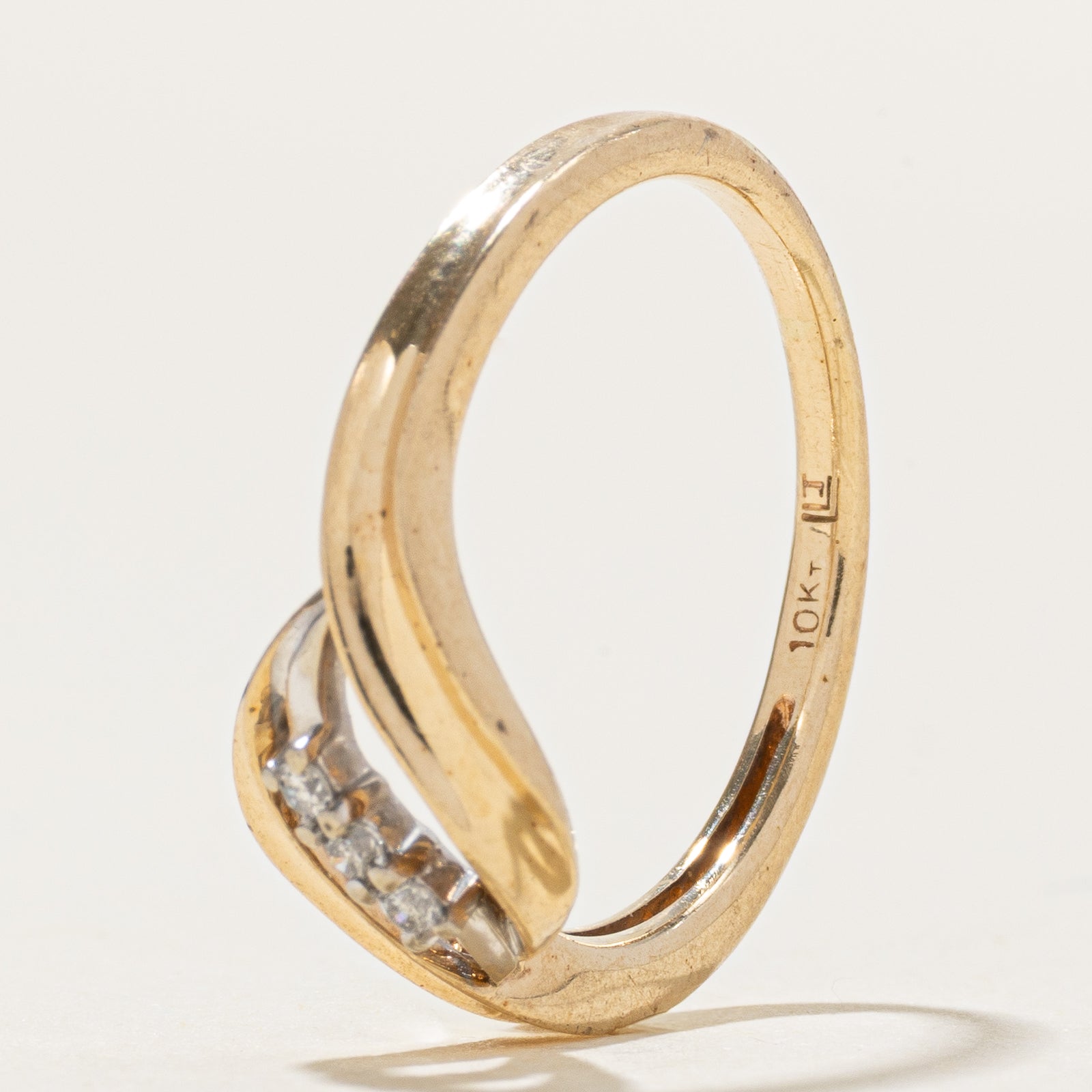 Two Tone Diamond Wave Bypass Ring | SZ 6