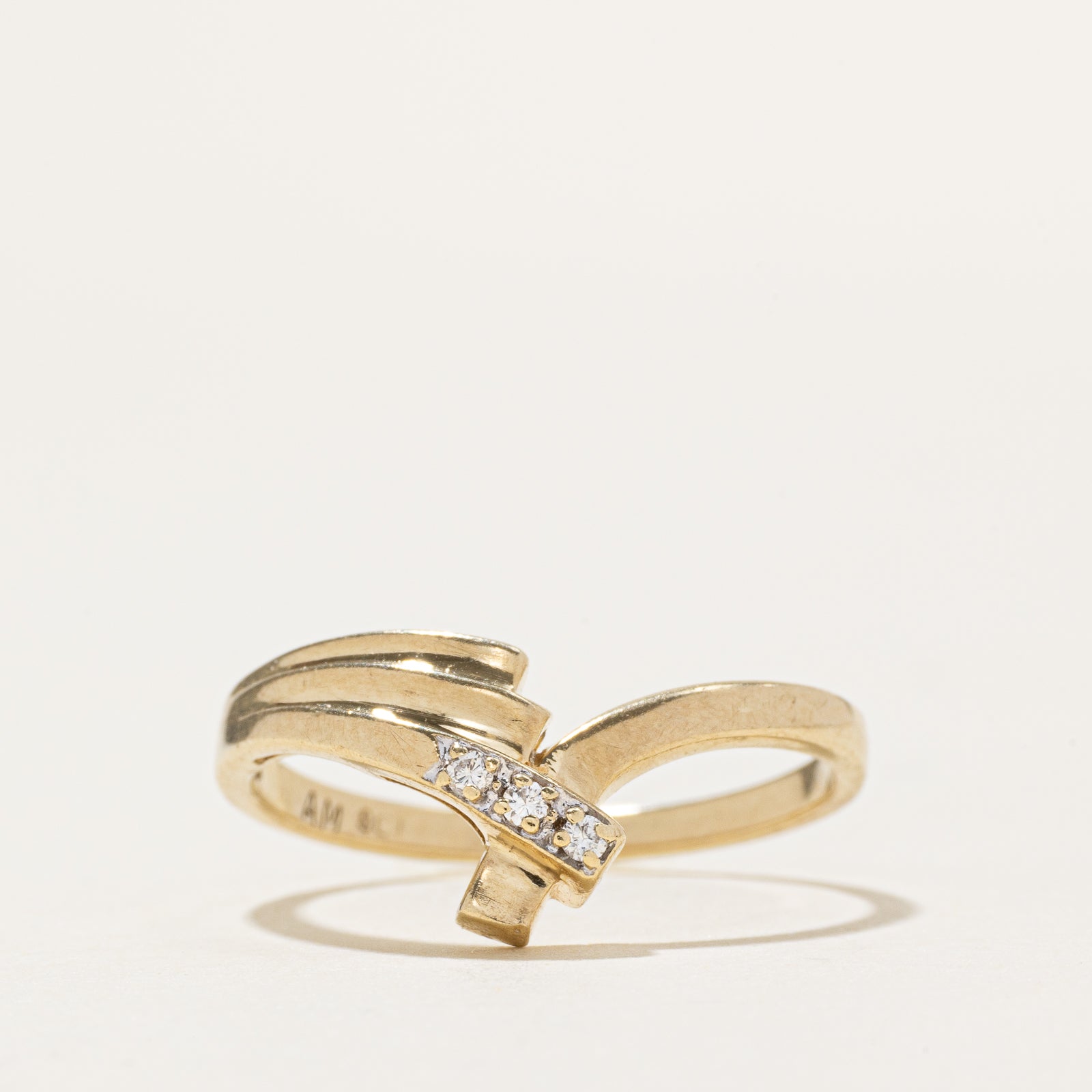 Diamond Grooved Chevron Ring | SZ 7.75