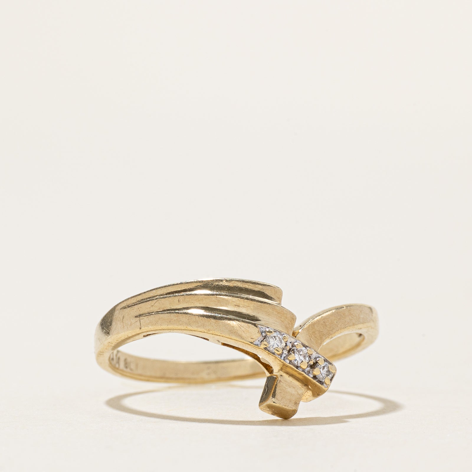 Diamond Grooved Chevron Ring | SZ 7.75