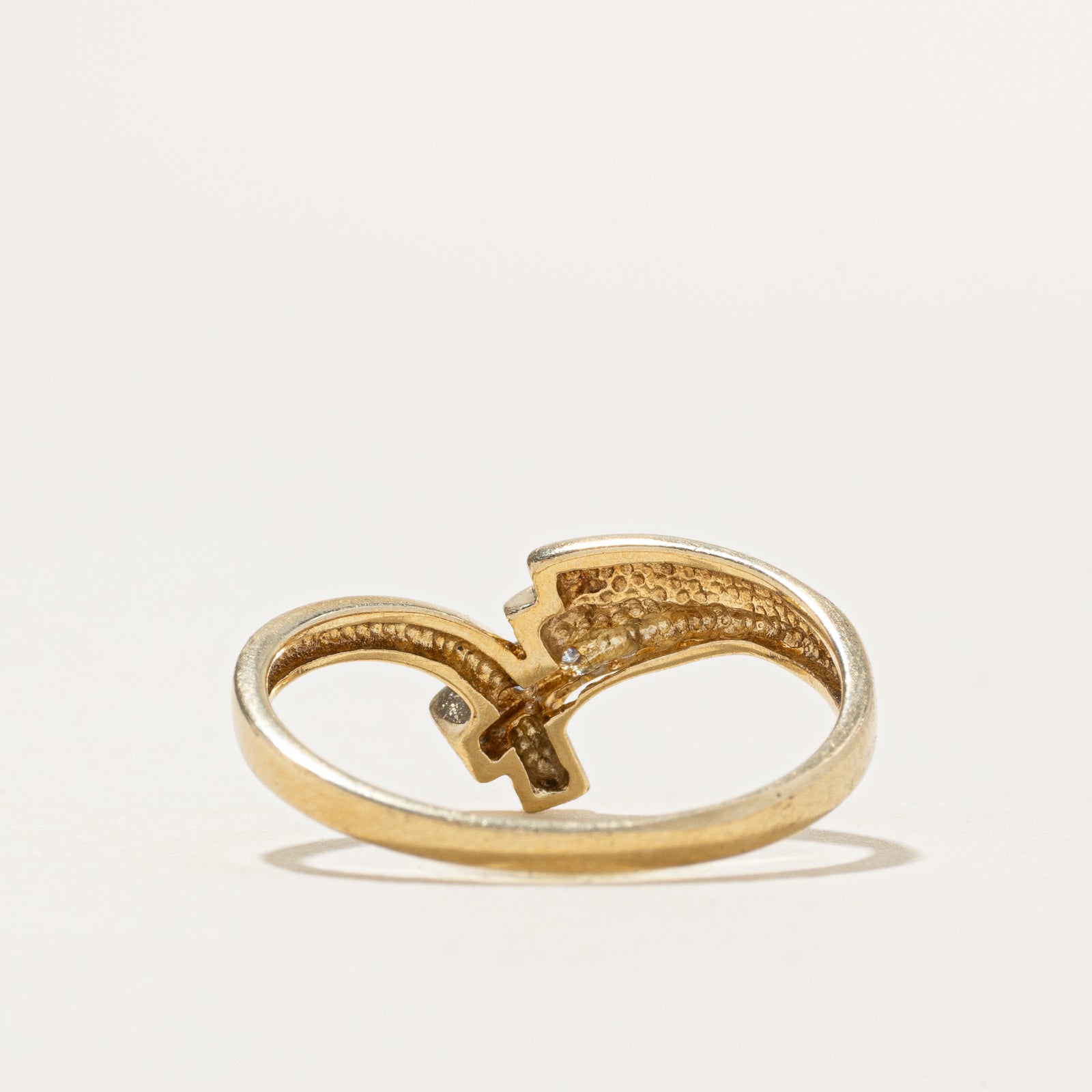 Diamond Grooved Chevron Ring | SZ 7.75