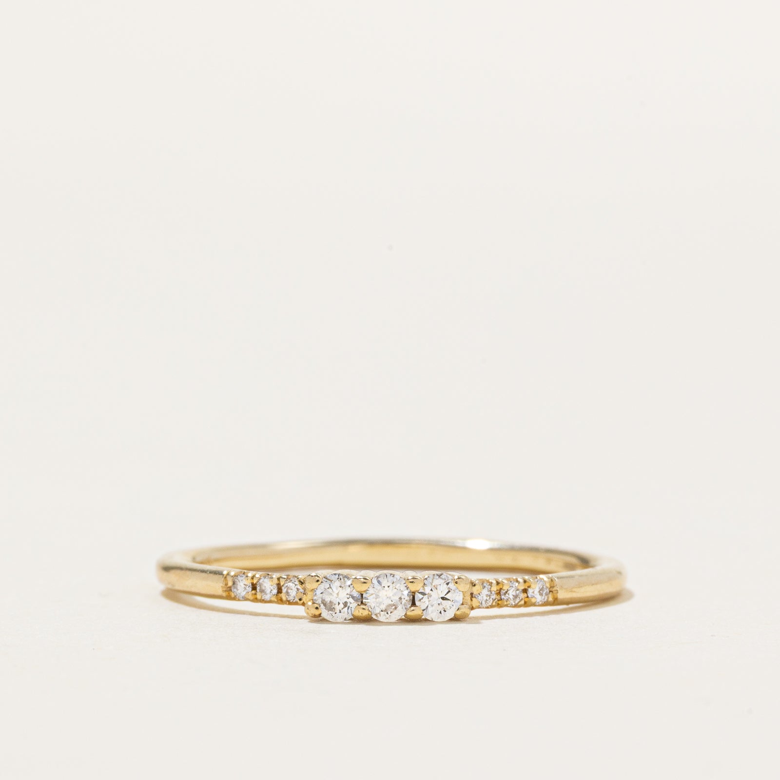 14k Thin Diamond Ring | SZ 6.75