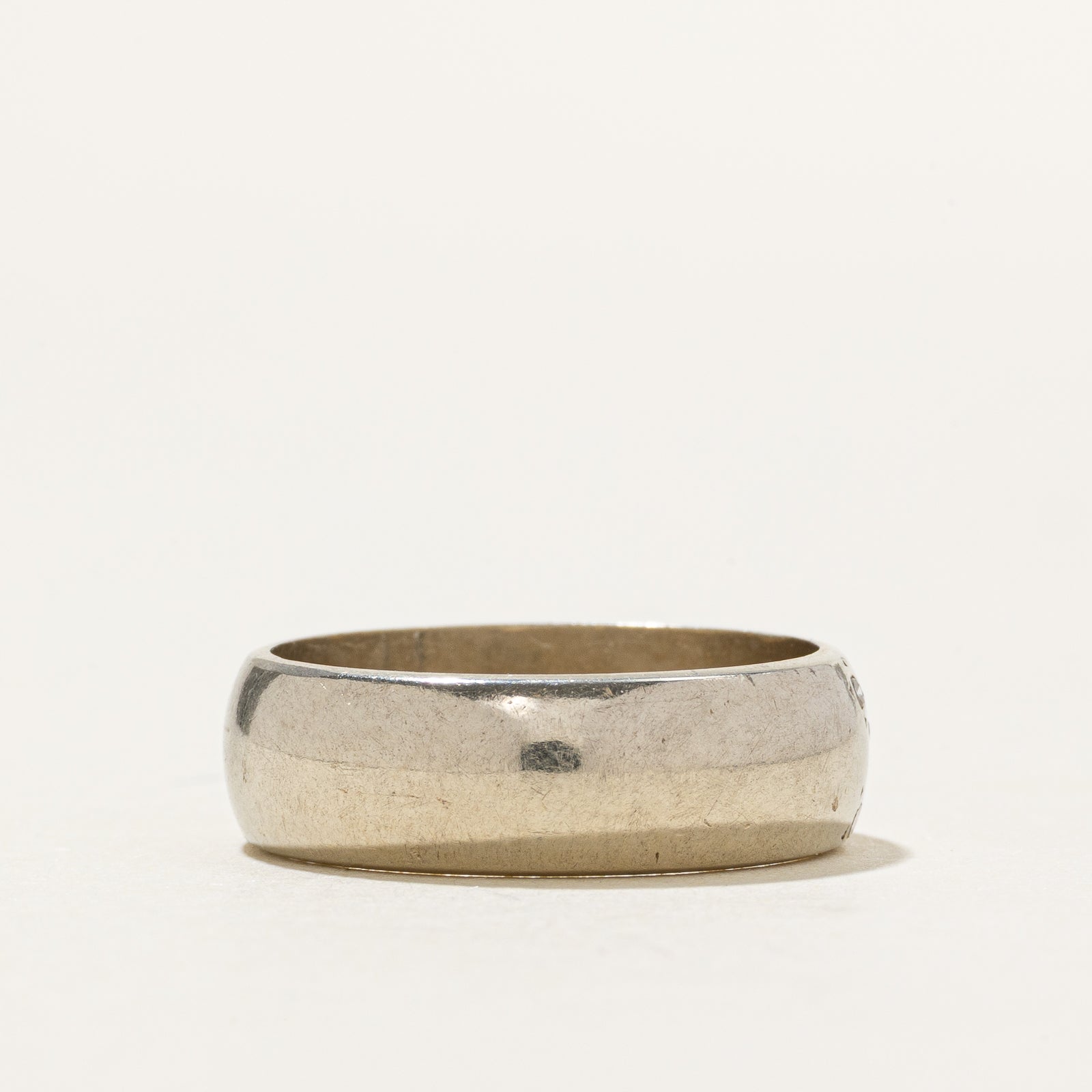 10k Star Set Diamond Accent Band | 6mm | SZ 6.25