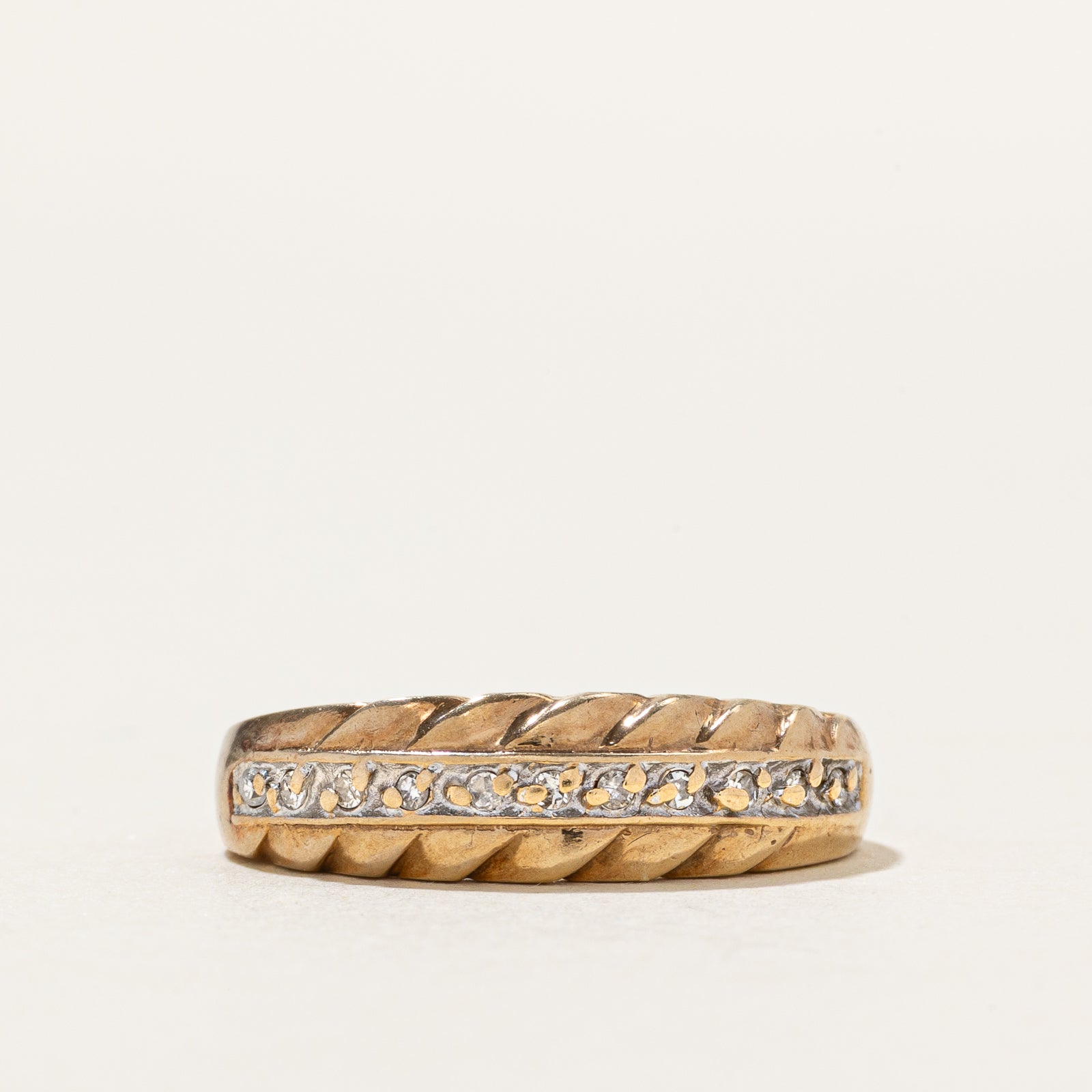 10k Diamond Row Croissant Ring | SZ 5