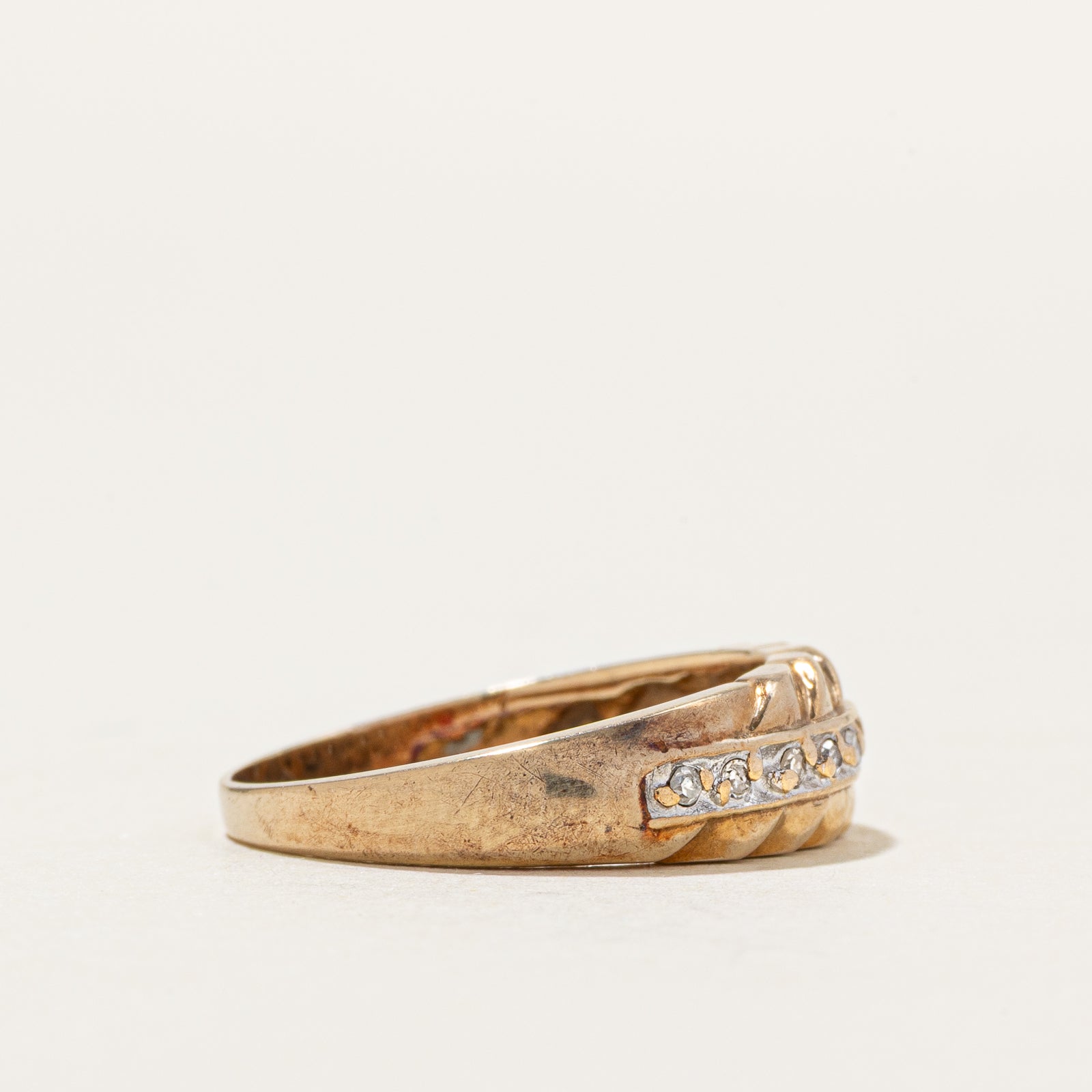 10k Diamond Row Croissant Ring | SZ 5
