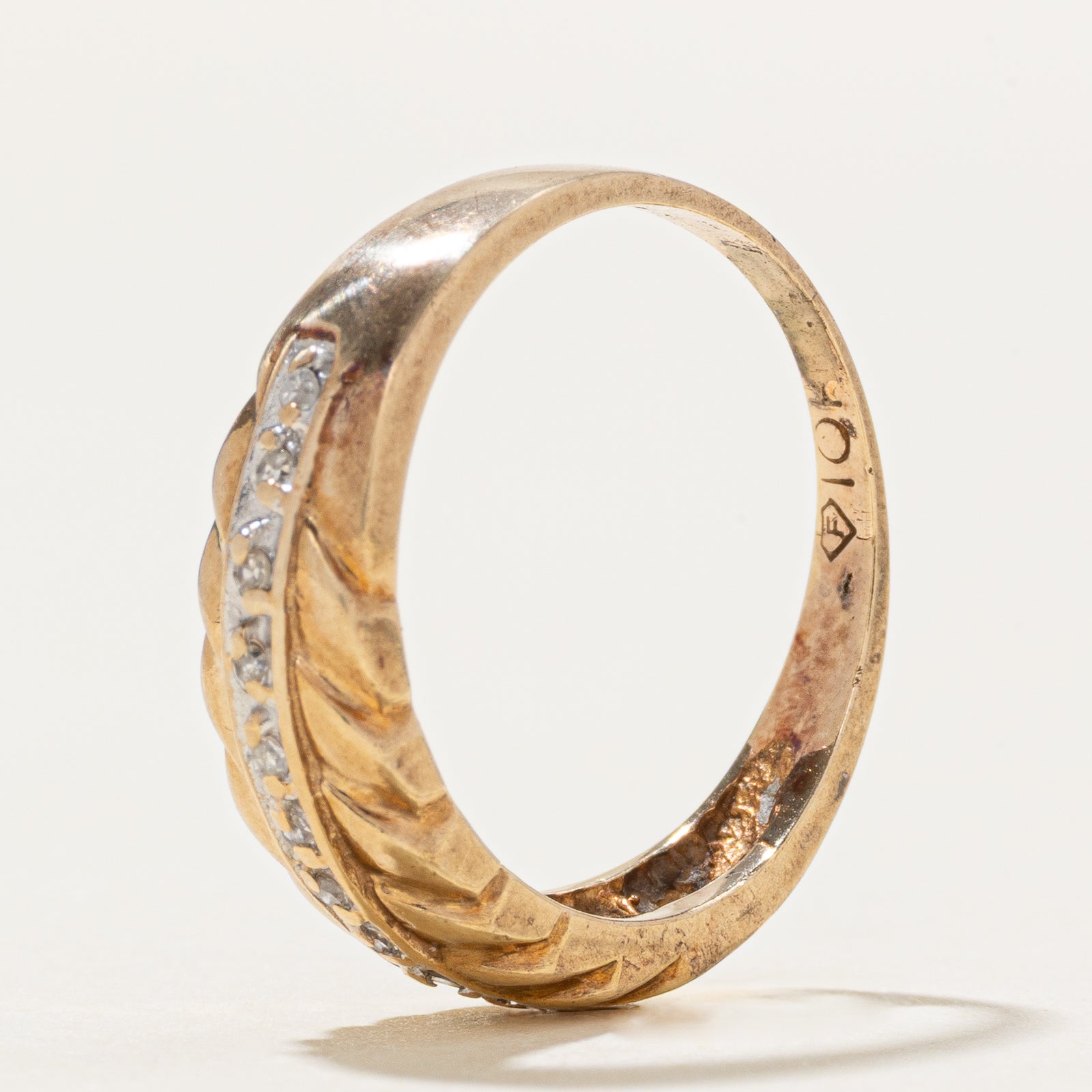 10k Diamond Row Croissant Ring | SZ 5