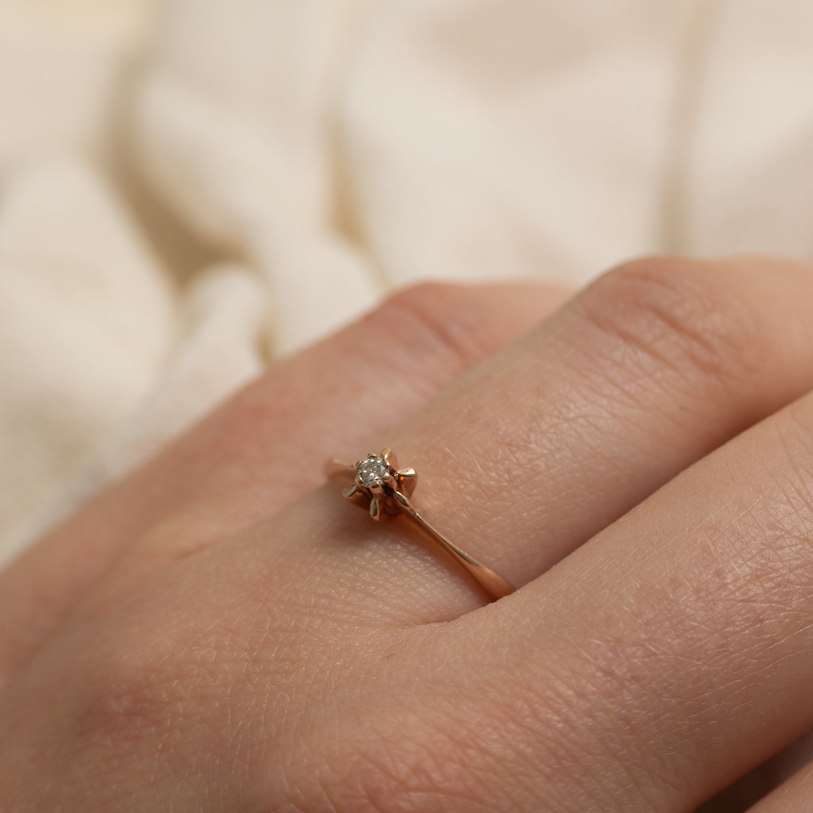 14k Solitaire Diamond Thin Ring | SZ 7.5