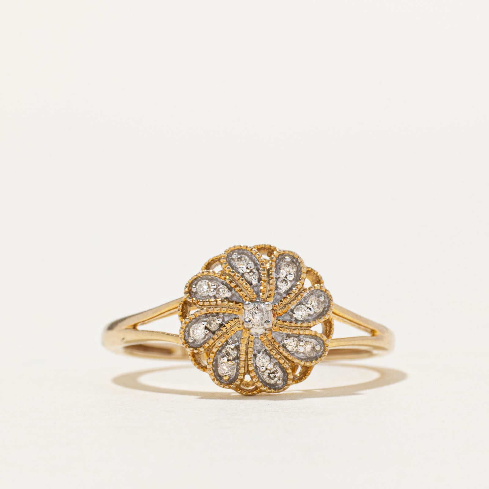 10k Diamond Flower Milgrained Ring | SZ 7