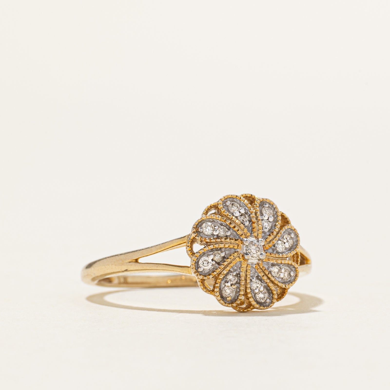 10k Diamond Flower Milgrained Ring | SZ 7