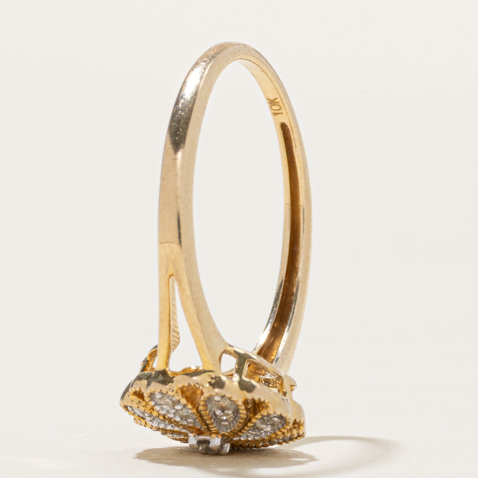 10k Diamond Flower Milgrained Ring | SZ 7