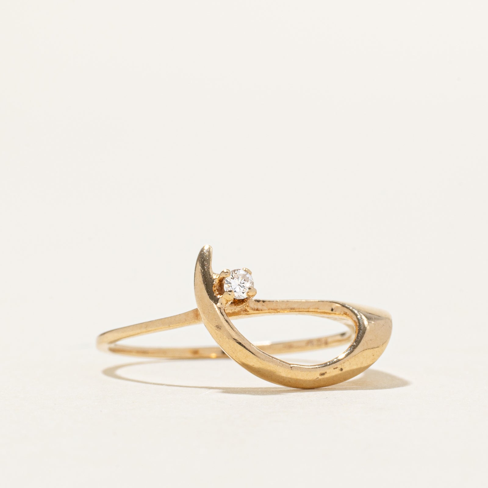 14k Single Stone Diamond Crescent Ring | SZ 5