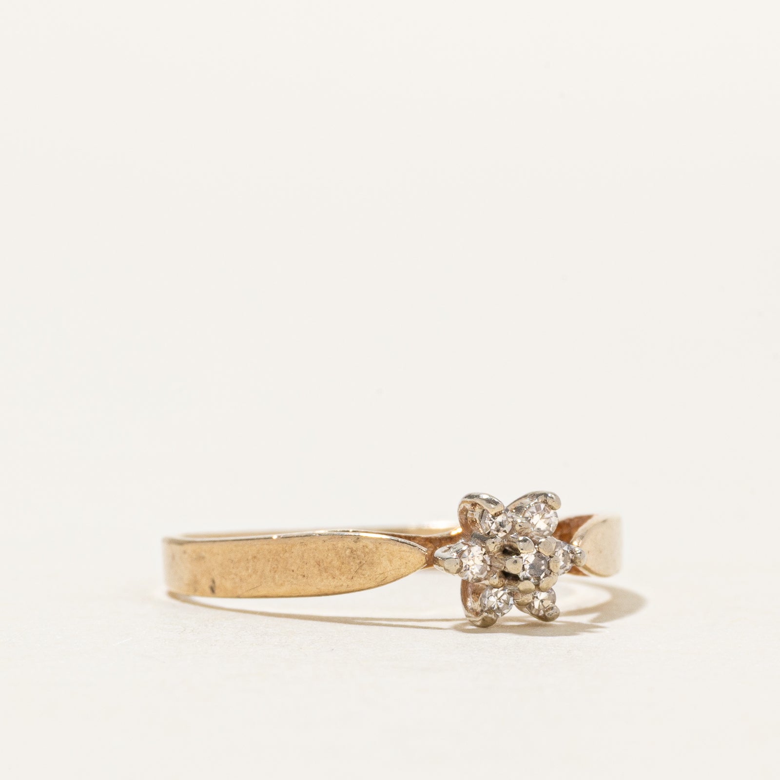 10k Diamond Petal Reverse Tapered Ring | SZ 6.75