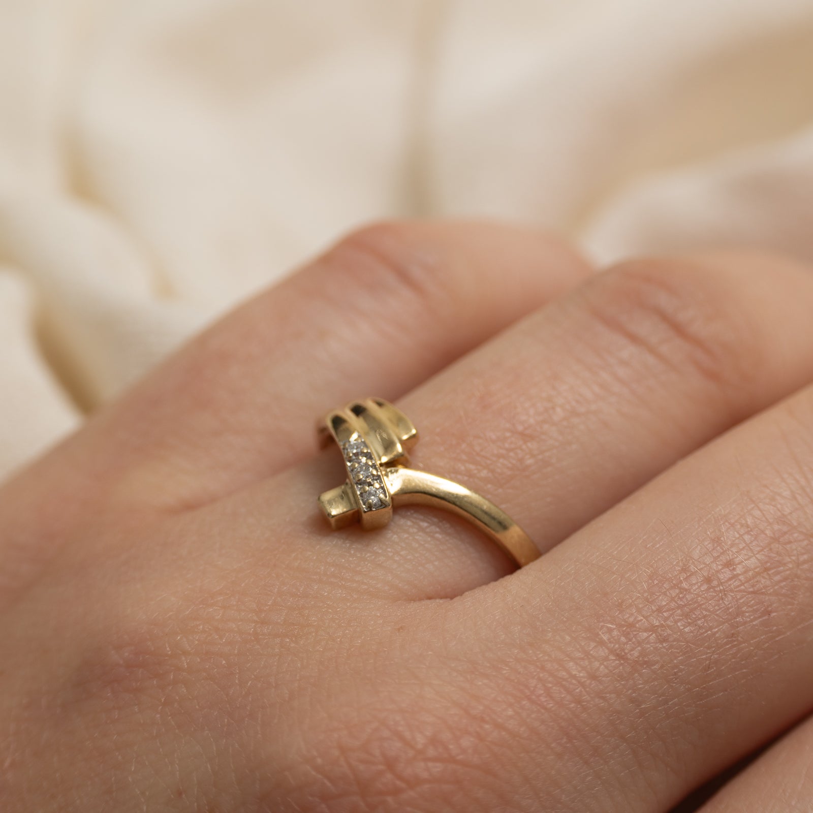 Diamond Grooved Chevron Ring | SZ 7.75