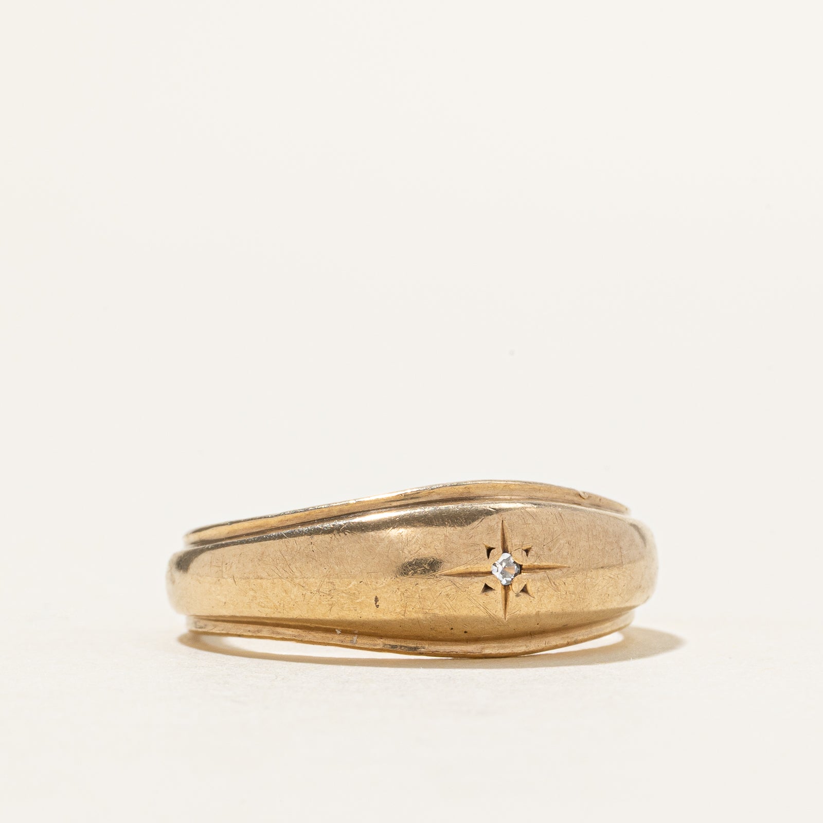 10k Star Set Diamond Grooved Dome Ring | SZ 7.25