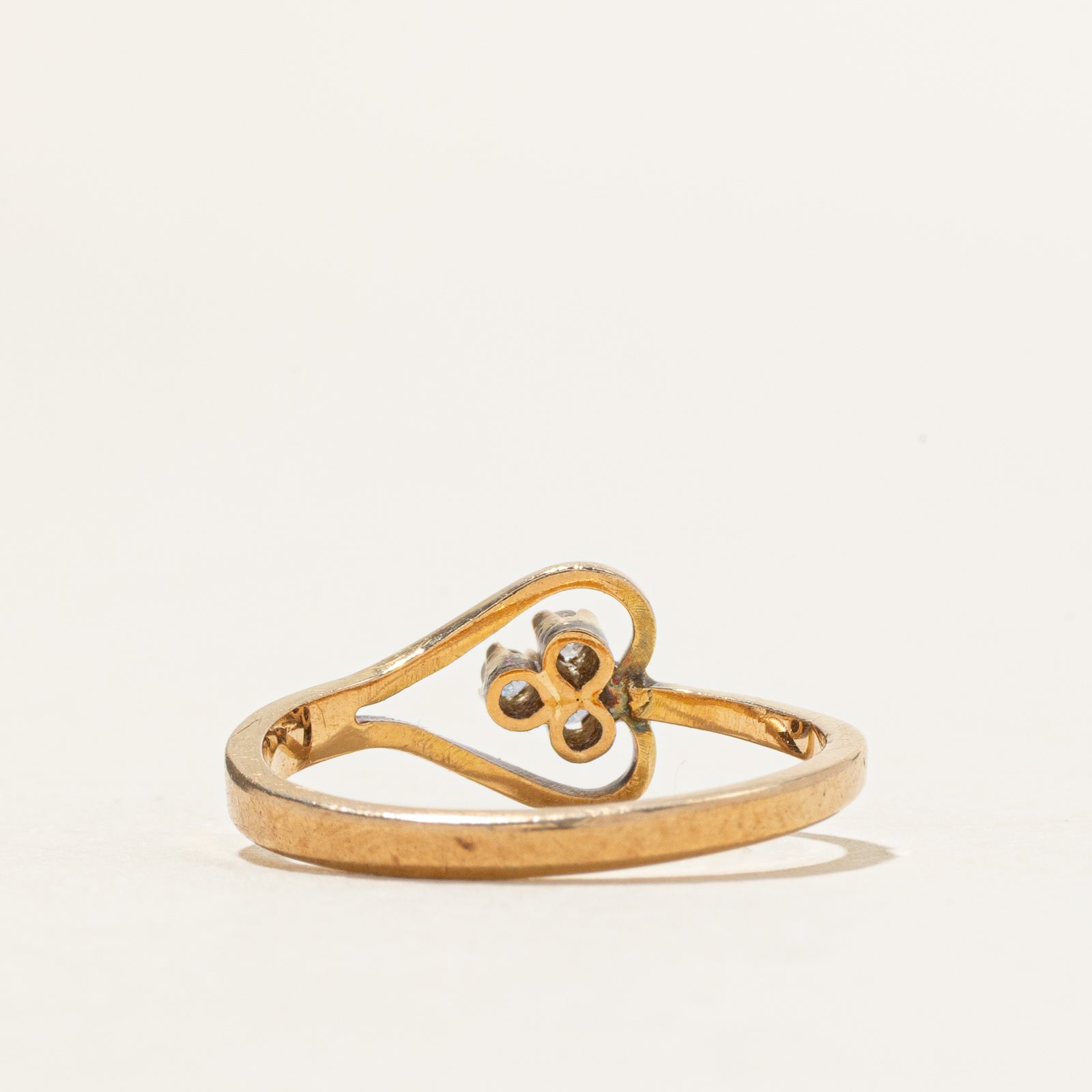 15k Diamond Cluster Heart Buckle Ring | SZ 5.5