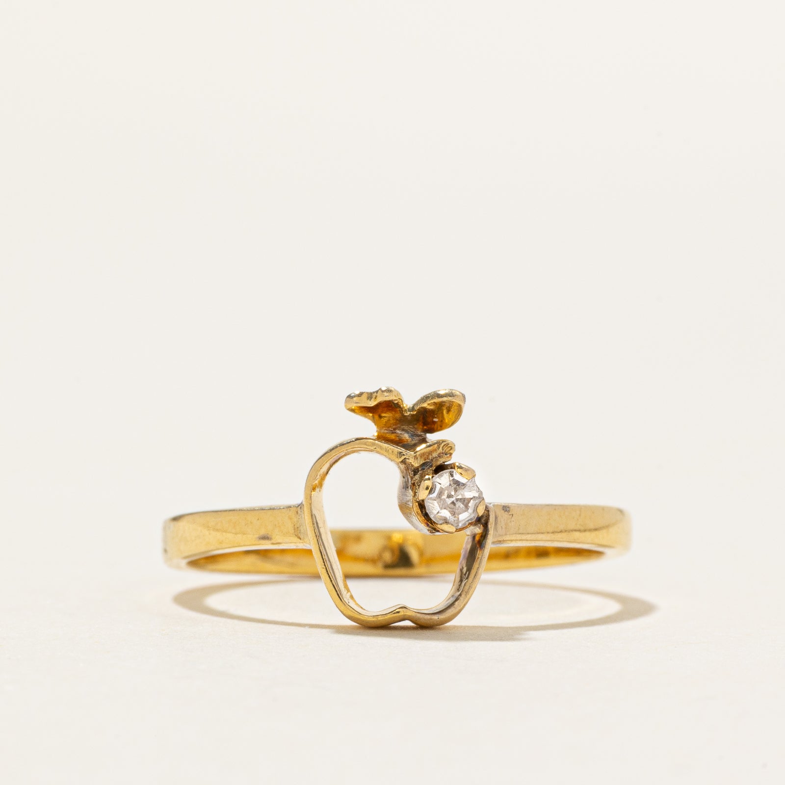 14k Single Stone Diamond Openwork Apple Ring | SZ 5.75